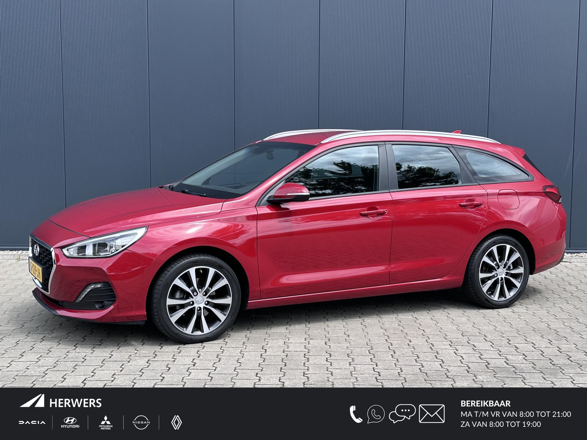 Hyundai i30 Wagon 1.0 T-GDI Comfort / Navigatiesysteem / 17'' Lichtmetalen velgen / Parkeersensoren /