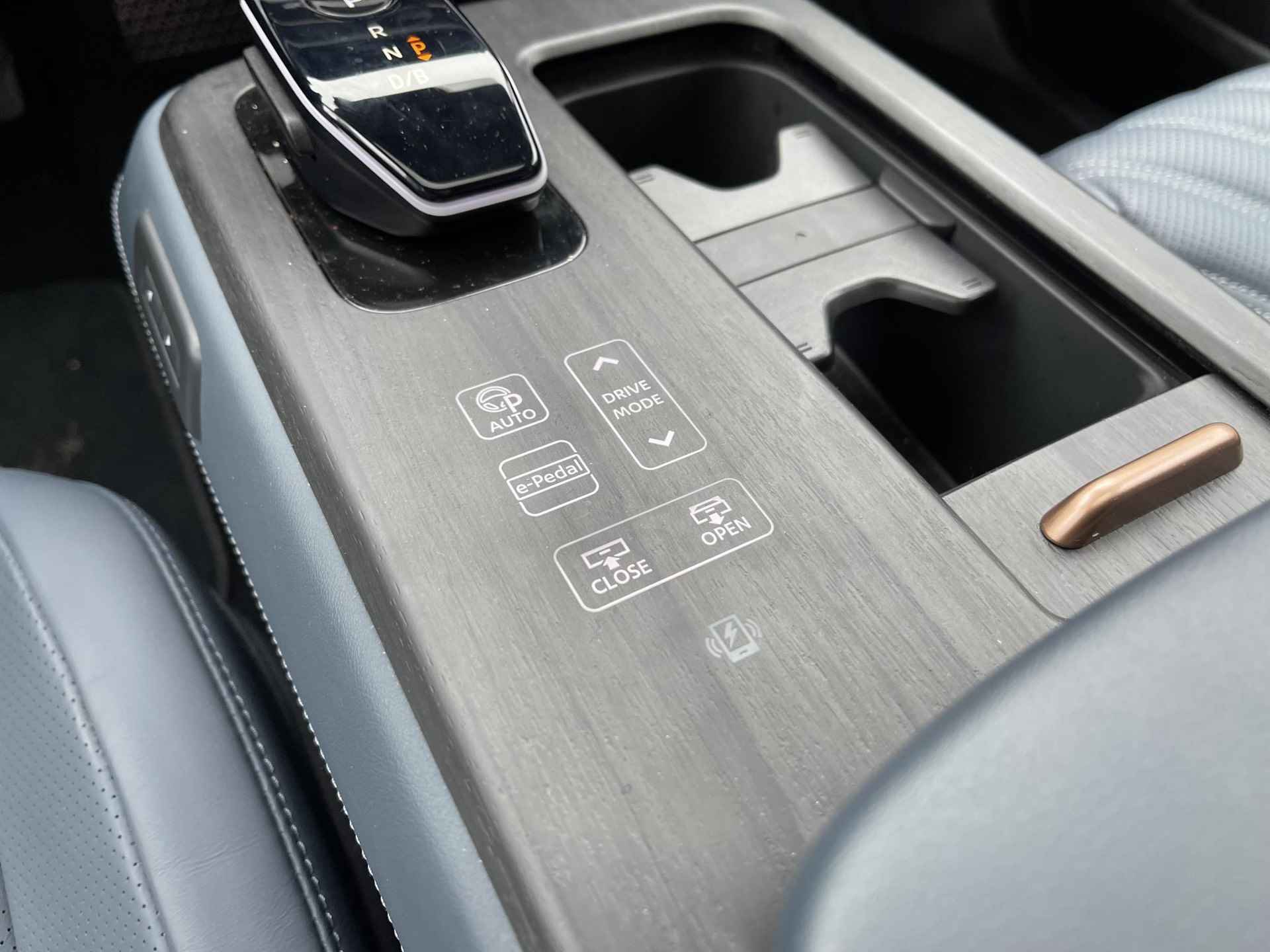 Nissan Ariya Evolve 91 kWh | Panoramadak | Nappa Leder | 20'' Aerocover Velgen | Head-Up Display | BOSE Audio | Geheugenstoelen | Rijklaarprijs! - 29/32