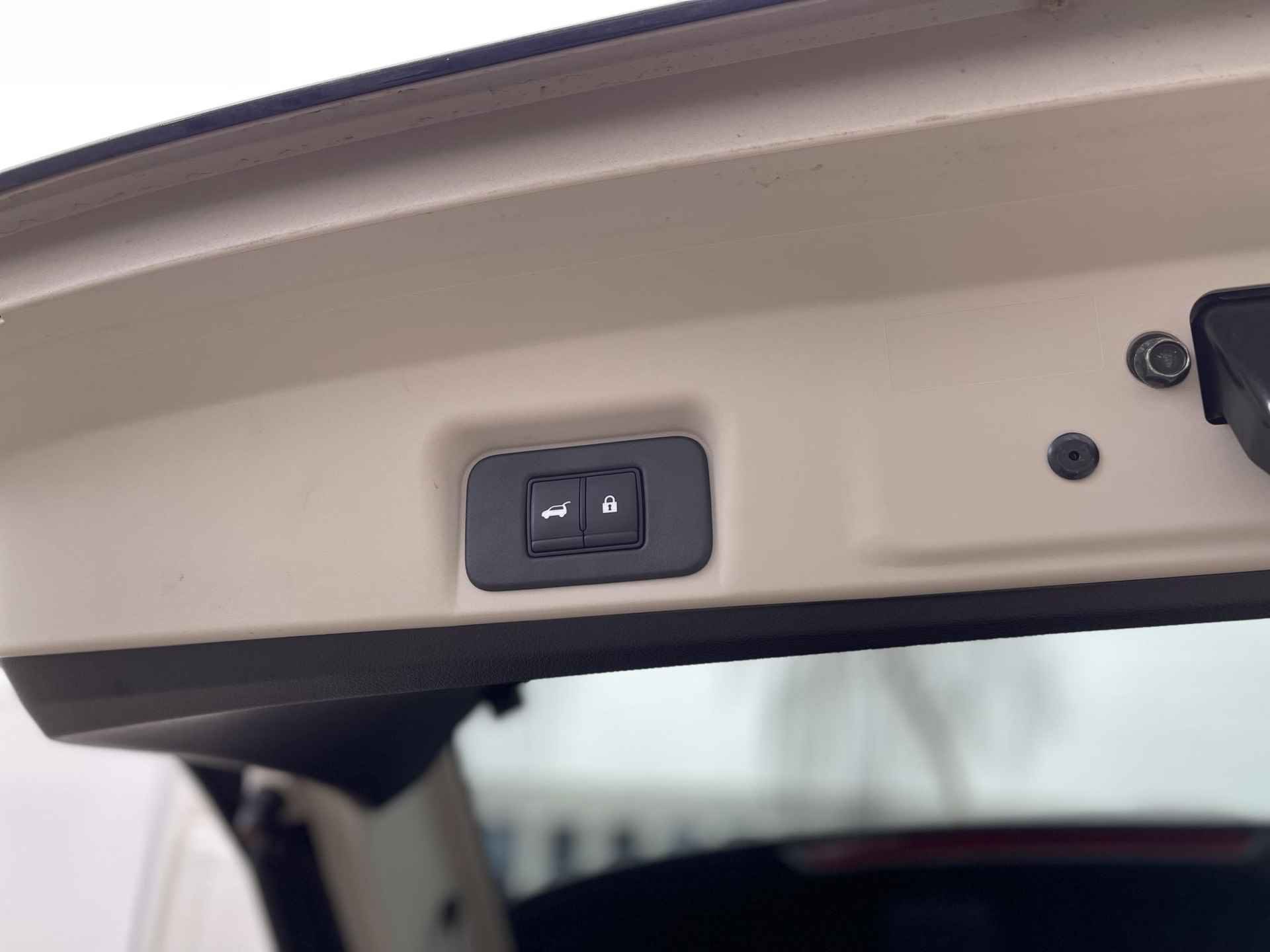 Nissan Ariya Evolve 91 kWh | Panoramadak | Nappa Leder | 20'' Aerocover Velgen | Head-Up Display | BOSE Audio | Geheugenstoelen | Rijklaarprijs! - 31/32