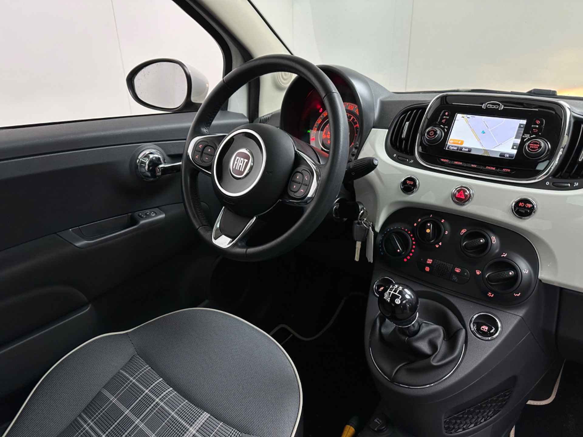 Fiat 500 0.9 TwinAir Turbo Lounge | Pano Dak | Navigatie | Volledig Onderhouden | Lichtmetalen velgen | Nette auto! - 2/6