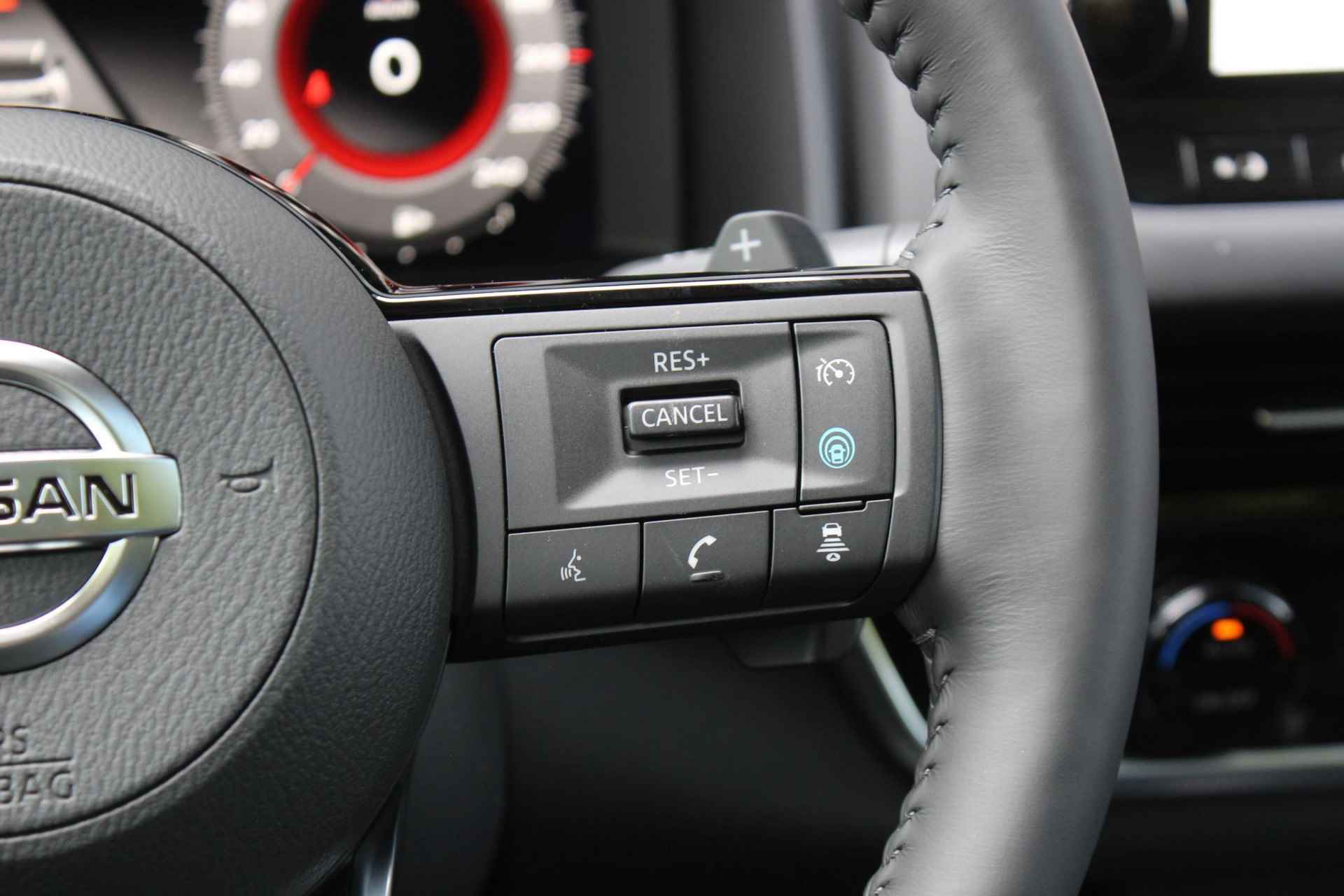 Nissan Qashqai 1.3 MHEV Xtronic Premiere Edition / PRIJS = RIJKLAAR! / Panoramadak | Head-Up Display | Digitaal Instrumentenpaneel | LED Matrix | Keyless Entry | Adapt. Cruise Control | 360° Camera | Dodehoek Detectie - 15/26