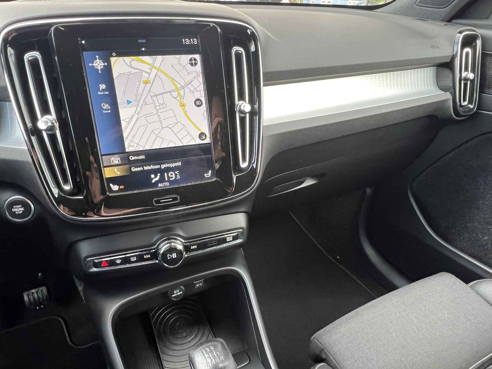 Volvo XC40 1.5 T3 Momentum Navigatie Camera Parkeersensoren v+a Led Koplampen Stoelverwarming Harman Kardon Audio Apple Carplay Android Auto Elek. Achterklep Blis - 14/48