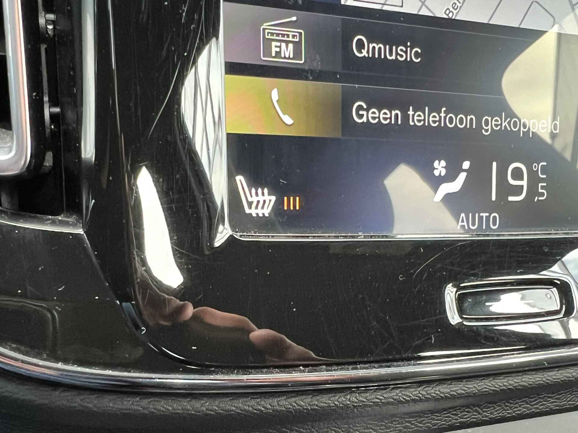 Volvo XC40 1.5 T3 Momentum Navigatie Camera Parkeersensoren v+a Led Koplampen Stoelverwarming Harman Kardon Audio Apple Carplay Android Auto Elek. Achterklep Blis - 24/48
