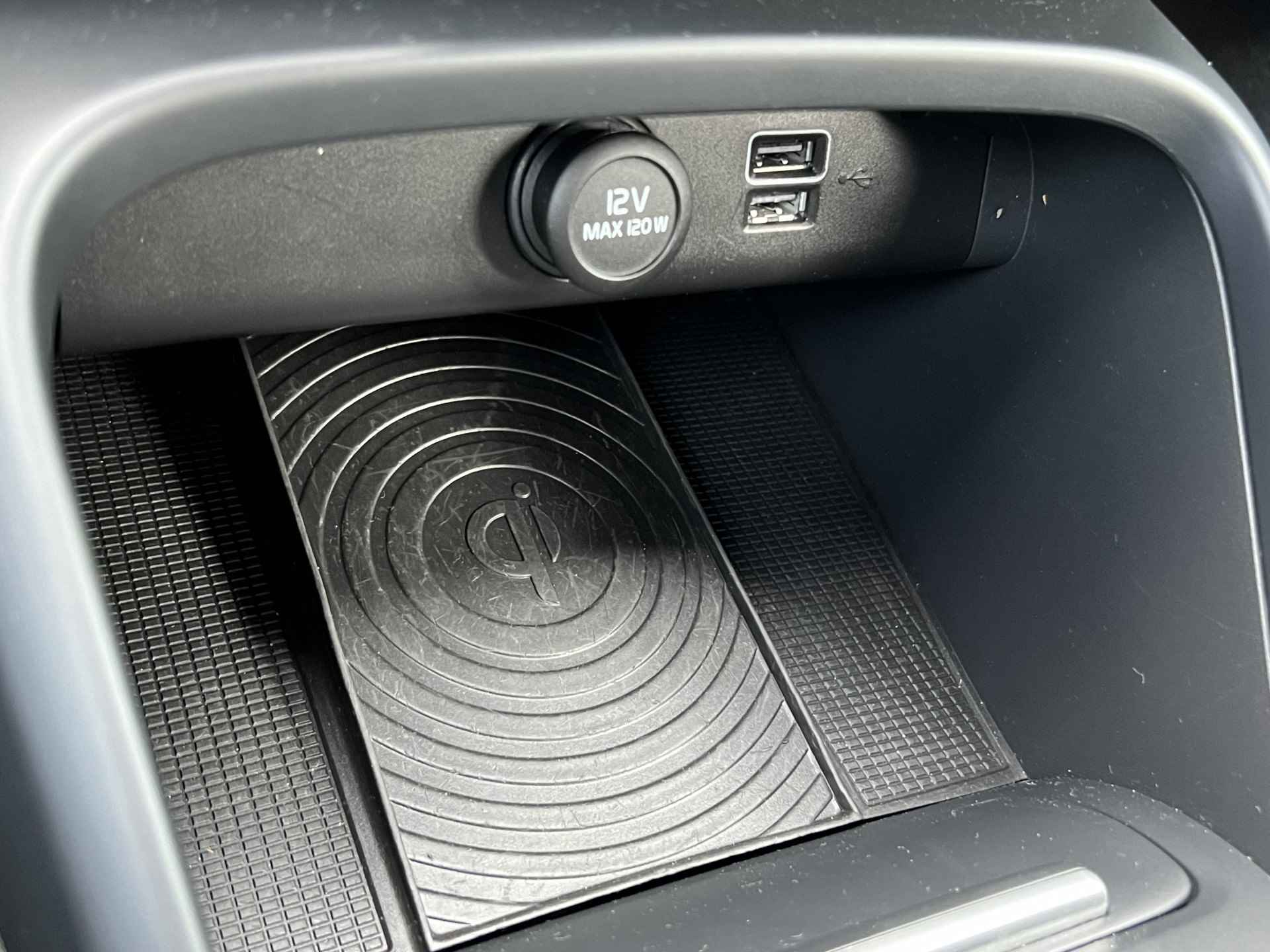 Volvo XC40 1.5 T3 Momentum Navigatie Camera Parkeersensoren v+a Led Koplampen Stoelverwarming Harman Kardon Audio Apple Carplay Android Auto Elek. Achterklep Blis - 26/48