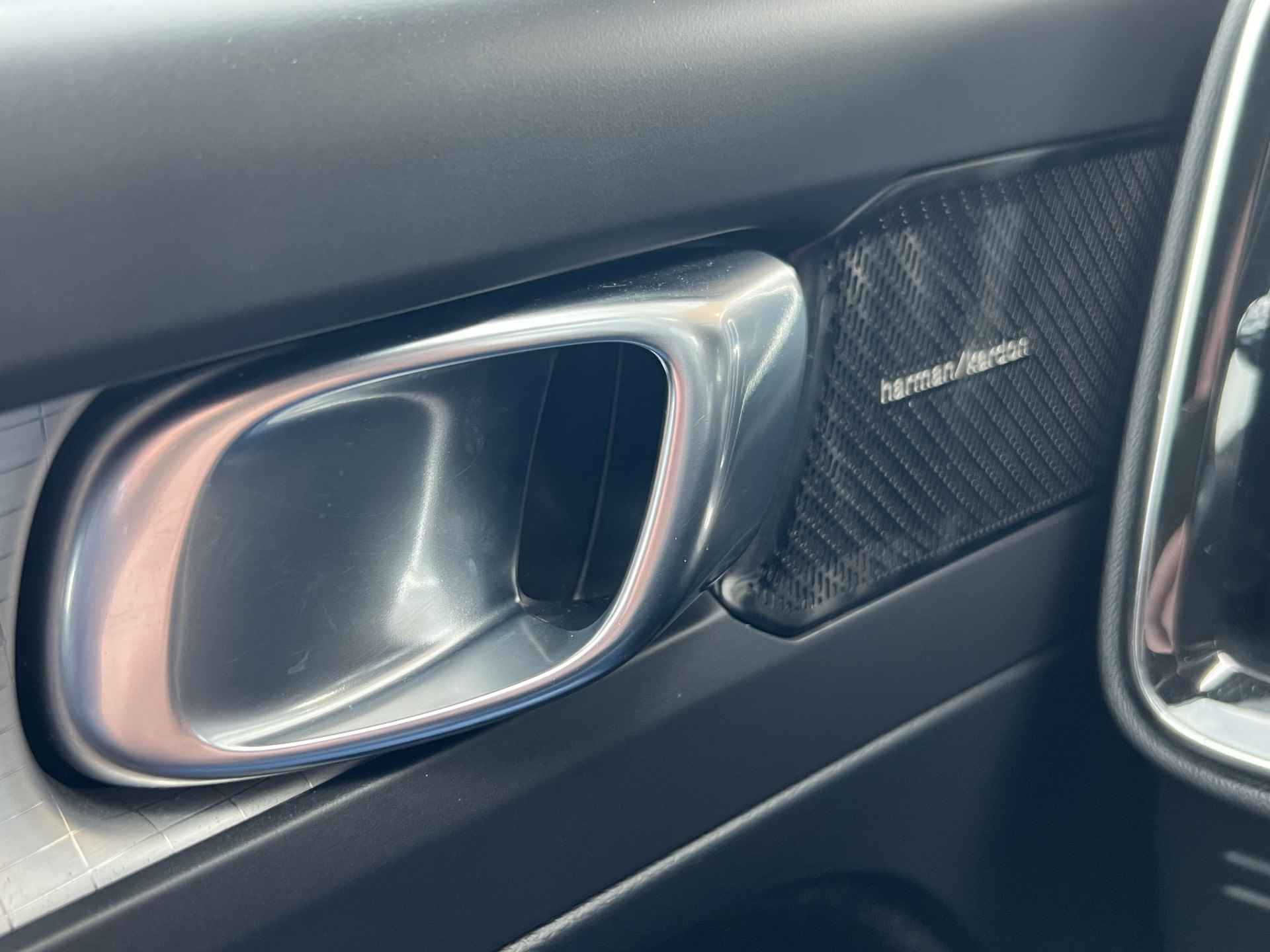 Volvo XC40 1.5 T3 Momentum Navigatie Camera Parkeersensoren v+a Led Koplampen Stoelverwarming Harman Kardon Audio Apple Carplay Android Auto Elek. Achterklep Blis - 29/48