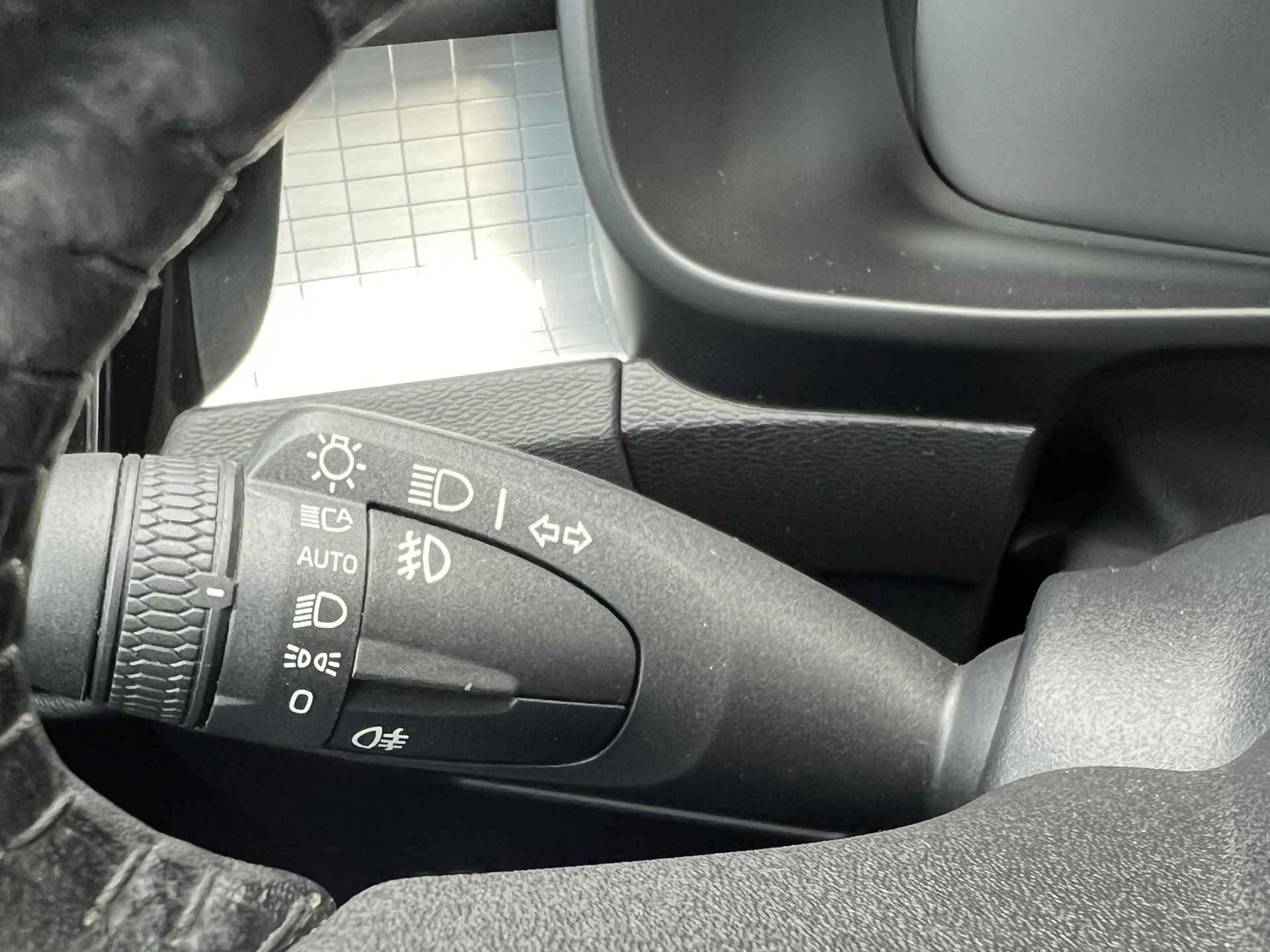 Volvo XC40 1.5 T3 Momentum Navigatie Camera Parkeersensoren v+a Led Koplampen Stoelverwarming Harman Kardon Audio Apple Carplay Android Auto Elek. Achterklep Blis - 30/48