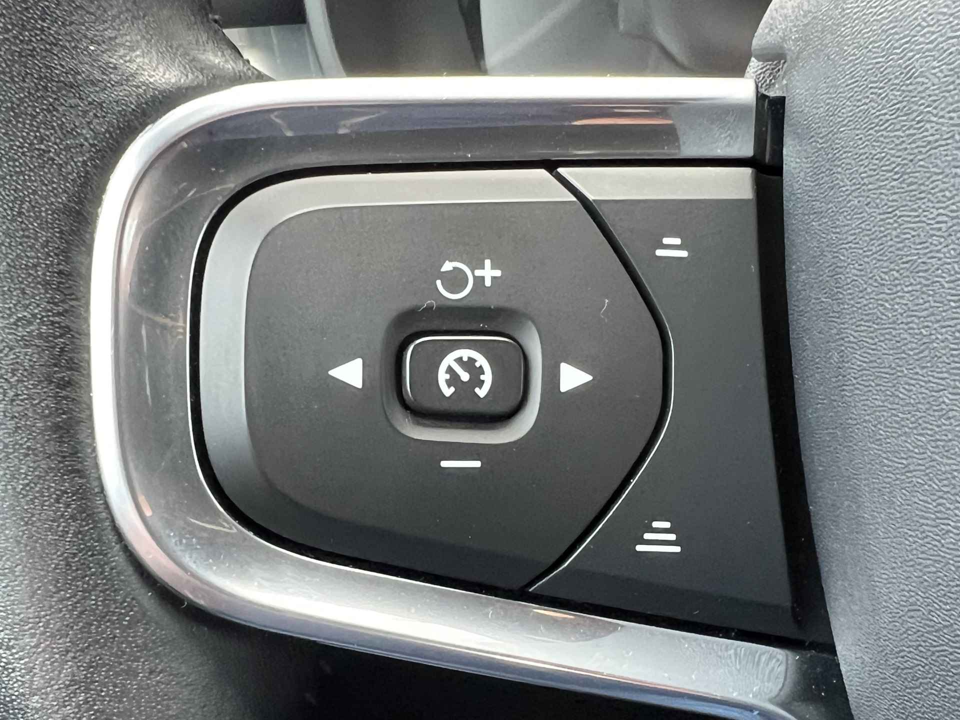 Volvo XC40 1.5 T3 Momentum Navigatie Camera Parkeersensoren v+a Led Koplampen Stoelverwarming Harman Kardon Audio Apple Carplay Android Auto Elek. Achterklep Blis - 31/48