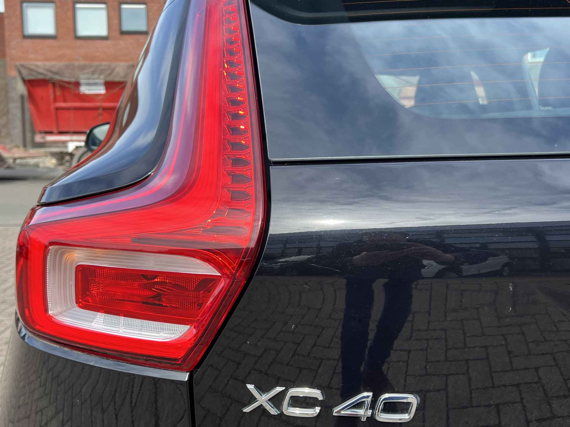 Volvo XC40 1.5 T3 Momentum Navigatie Camera Parkeersensoren v+a Led Koplampen Stoelverwarming Harman Kardon Audio Apple Carplay Android Auto Elek. Achterklep Blis - 44/48