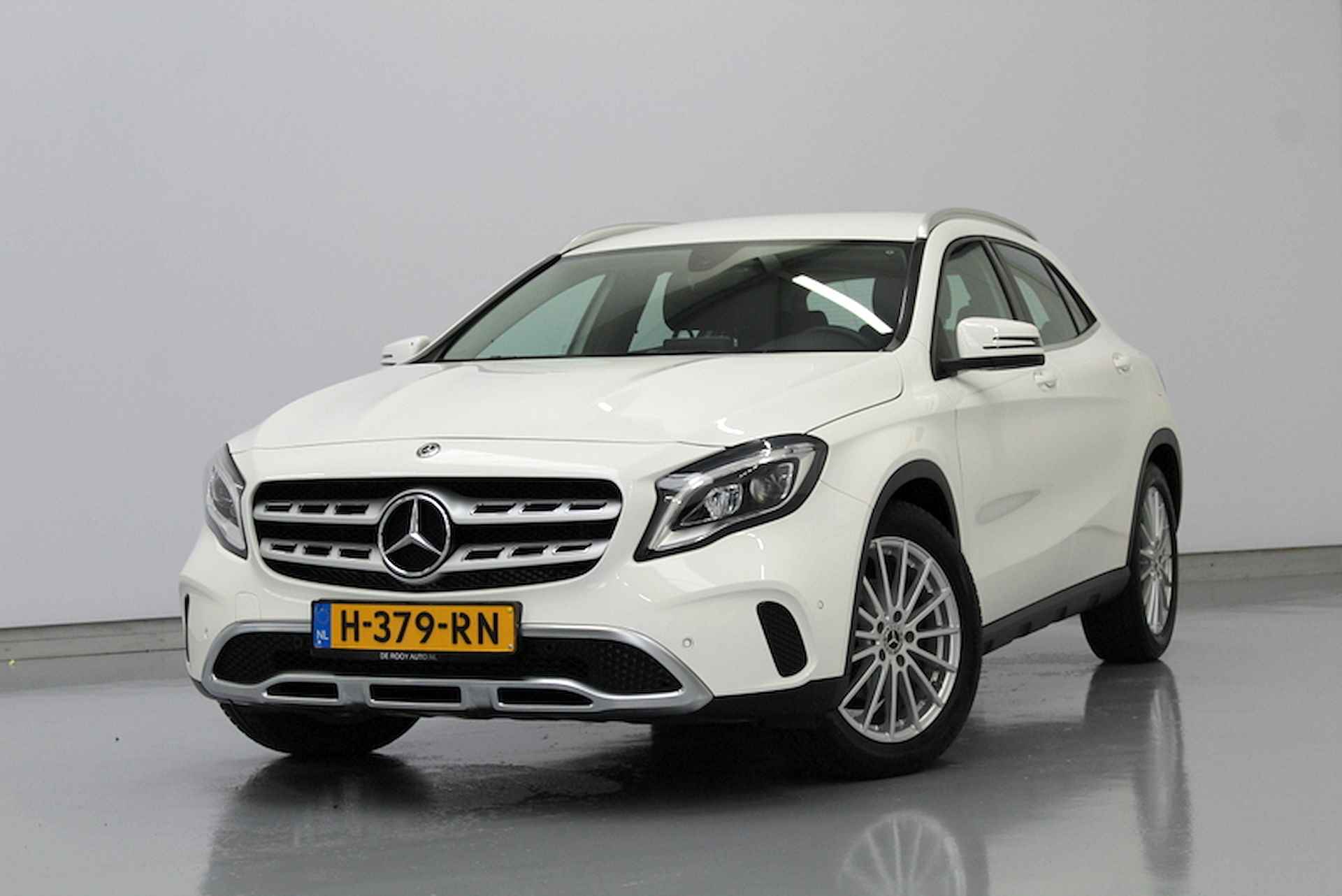 Mercedes-Benz GLA 180 123PK, AUTOMAAT | LEER | NAVIGATIE | CRUISE CONTROLE | TREKHAAK | CARPLAY - 3/35