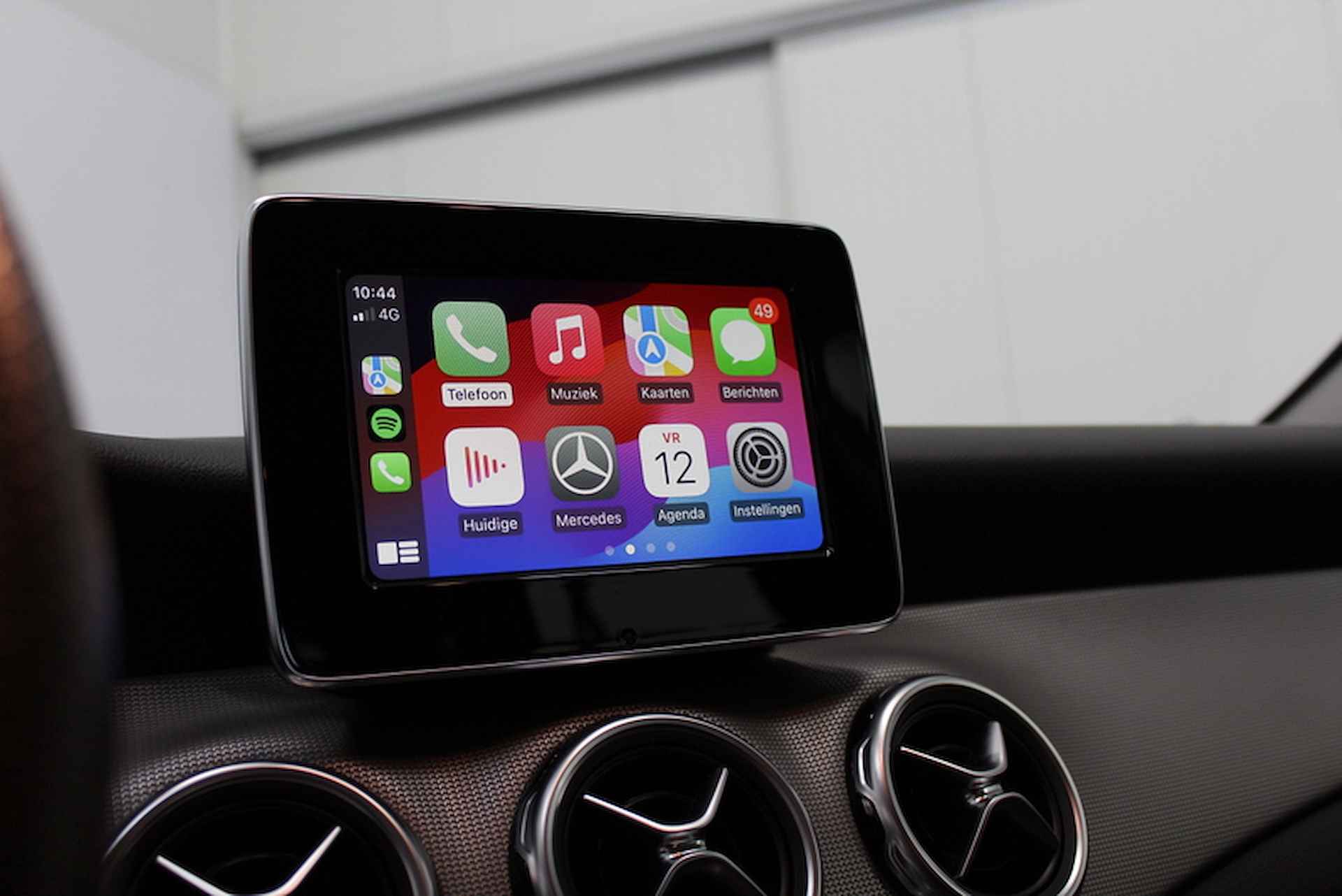 Mercedes-Benz GLA 180 123PK, AUTOMAAT | LEER | NAVIGATIE | CRUISE CONTROLE | TREKHAAK | CARPLAY - 26/35