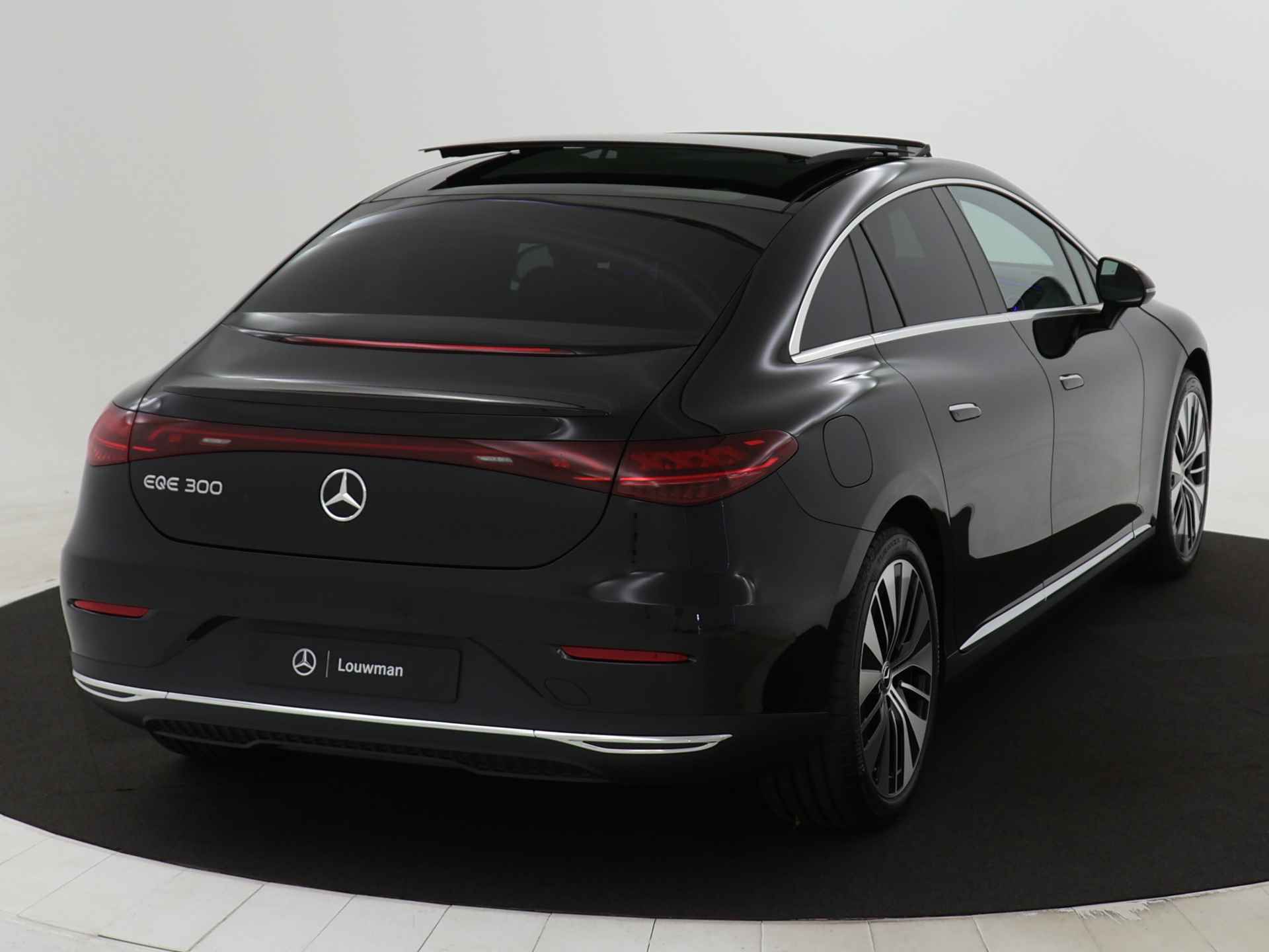 Mercedes-Benz EQE 300 Business Edition 89 kWh | Business Plus Pack | 	Parkeerpakket met achteruitrijcamera | KEYLESS GO-pakket | USB-pakket Plus | Rijassistentiepakket | Dodehoekassistent | Premium sfeerverlichting | - 14/39
