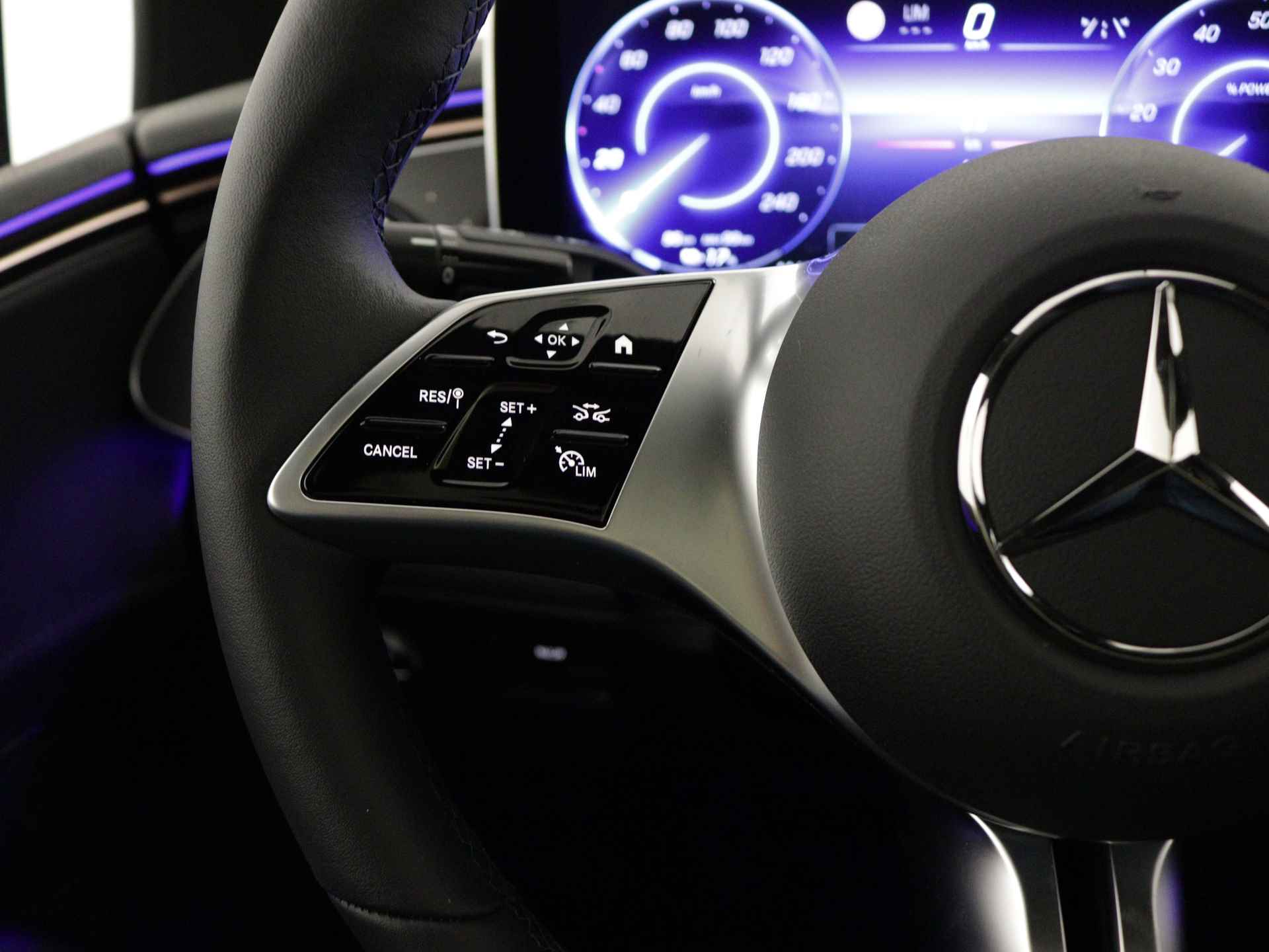 Mercedes-Benz EQE 300 Business Edition 89 kWh | Business Plus Pack | 	Parkeerpakket met achteruitrijcamera | KEYLESS GO-pakket | USB-pakket Plus | Rijassistentiepakket | Dodehoekassistent | Premium sfeerverlichting | - 19/39