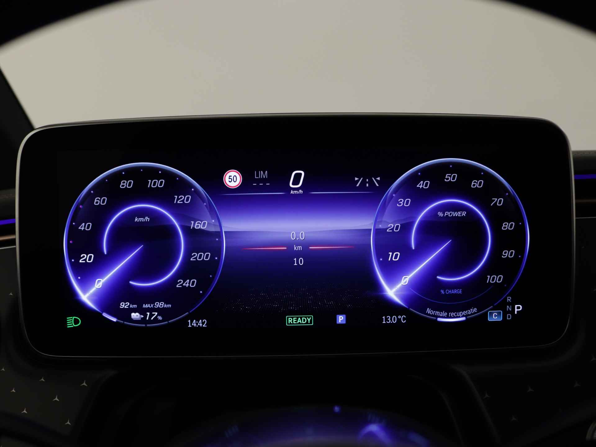 Mercedes-Benz EQE 300 Business Edition 89 kWh | Business Plus Pack | 	Parkeerpakket met achteruitrijcamera | KEYLESS GO-pakket | USB-pakket Plus | Rijassistentiepakket | Dodehoekassistent | Premium sfeerverlichting | - 29/39
