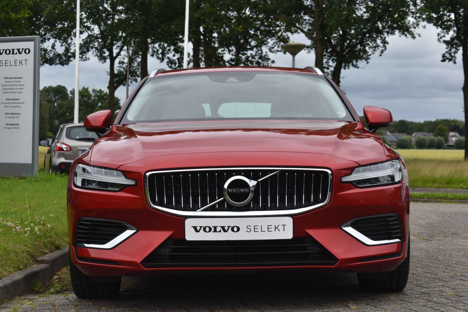 Volvo V60 T6 340PK Automaat Twin Engine AWD Inscription | Trekhaak | Panoramadak | ACC | Blis | Elektr. stoel | Leder | Stoelverwarming | - 4/42