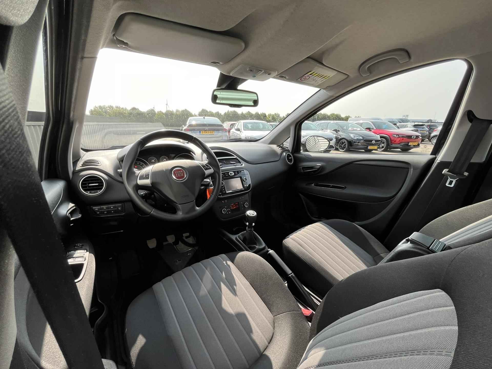 FIAT Punto 0.9 TwinAir Turbo 100pk 5d Lounge | Navigatie | Cruise Control | Climate Control - 19/27