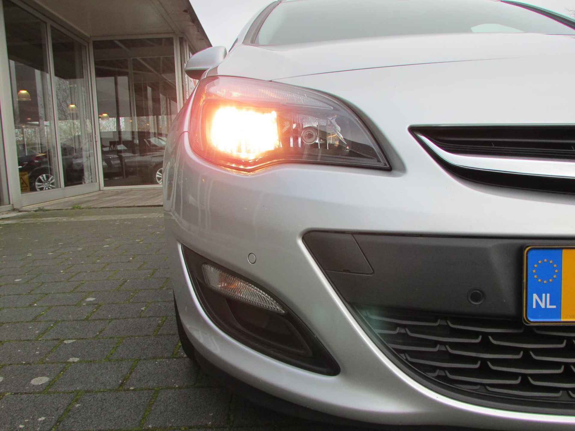 Opel Astra Sports Tourer 1.4 Turbo Sport | AUTOMAAT | CRUISE CONTROL | PARKEERSENSOREN V+A | STOELVERWARMING | LM VELGEN | STUURWIELBEDEDIENING - 11/42