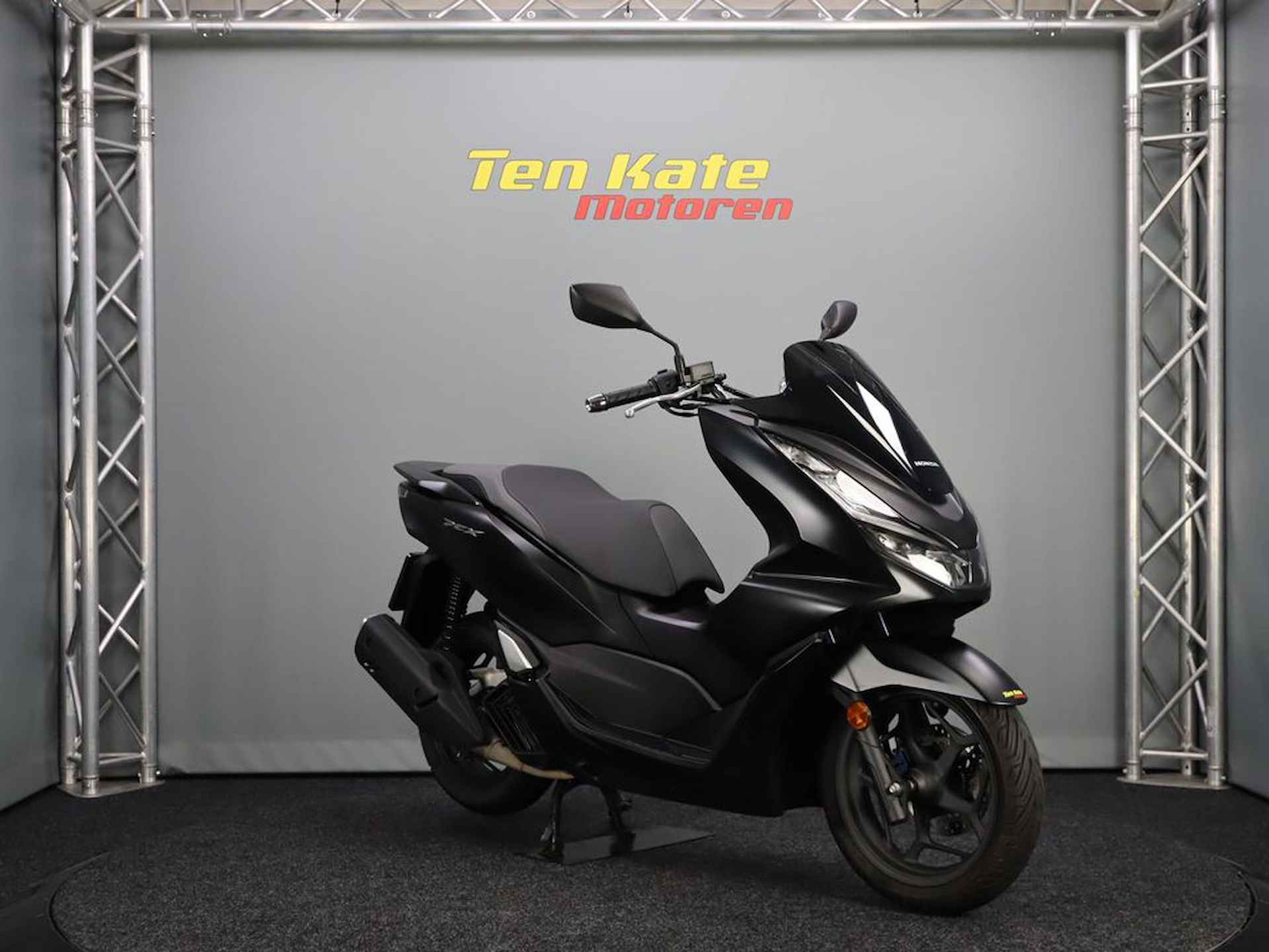 Honda PCX 125 - 2/12