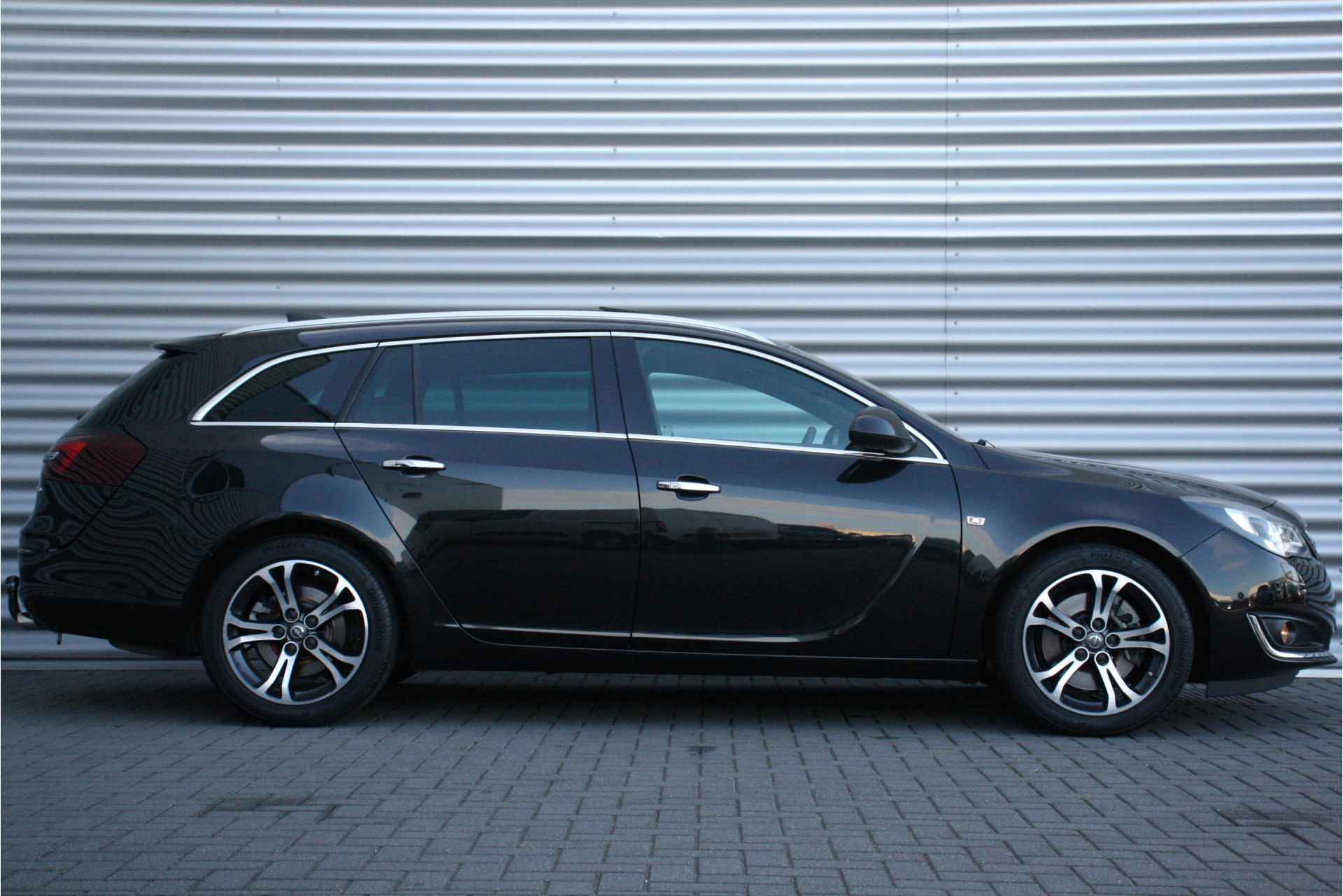 Opel Insignia SPORTS TOURER 2.0 TURBO 250PK INNOVATION+ / NAVI / LEDER / CLIMA / XENON / AGR / PDC / CAMERA / 18" LMV / BOSE / KEYLESS / WINTE - 3/42