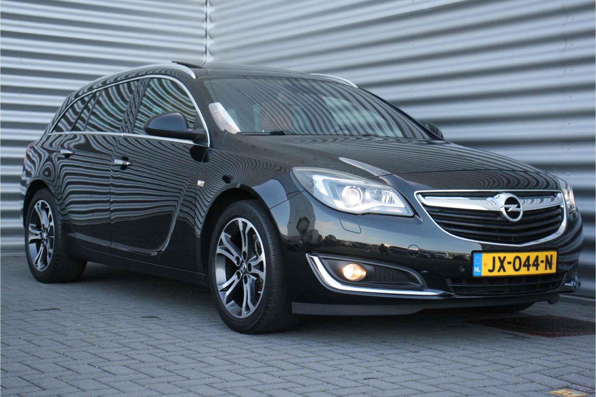 Opel Insignia SPORTS TOURER 2.0 TURBO 250PK INNOVATION+ / NAVI / LEDER / CLIMA / XENON / AGR / PDC / CAMERA / 18" LMV / BOSE / KEYLESS / WINTE - 4/42