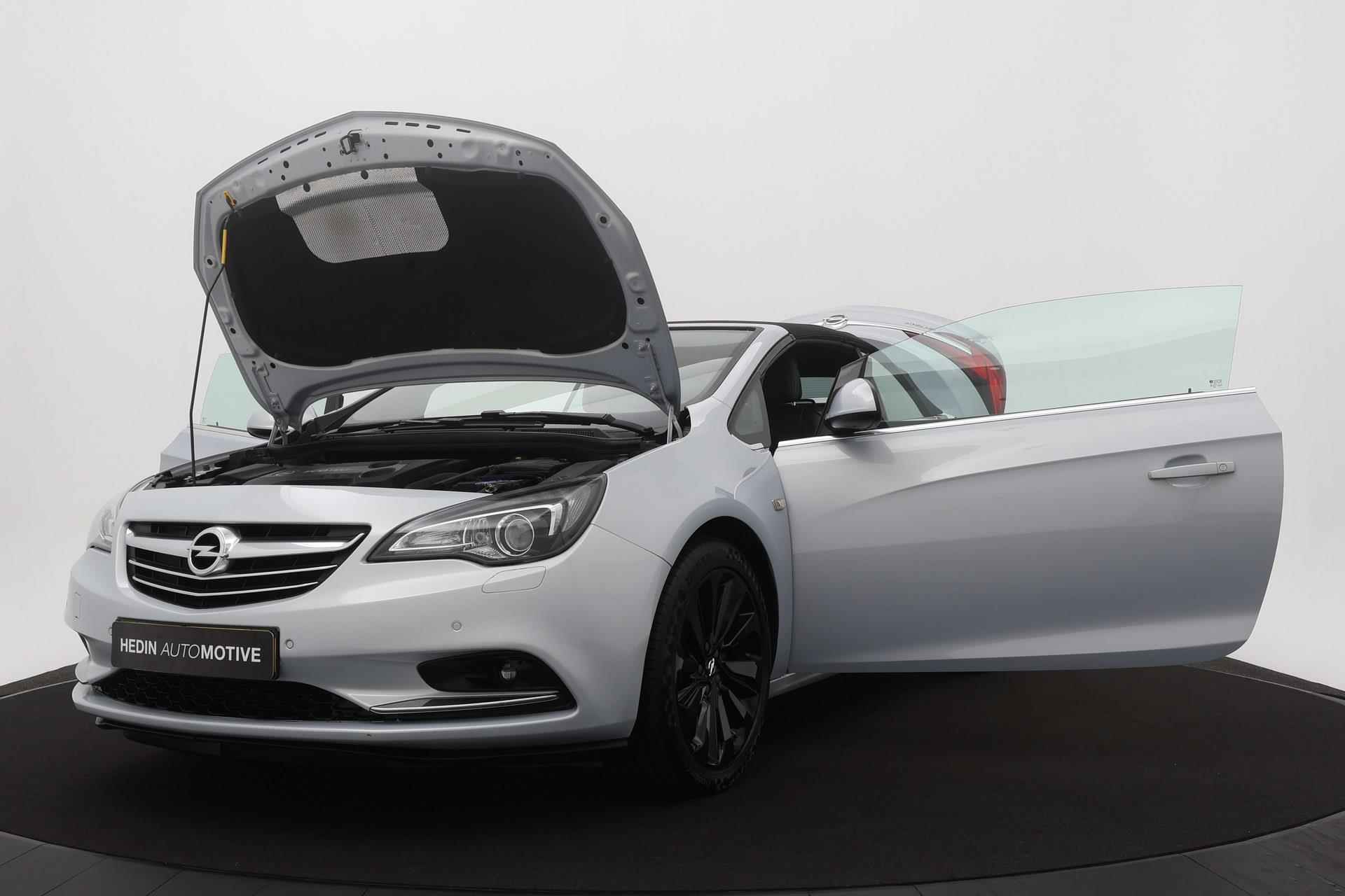 Opel Cascada 1.6 Turbo 170PK Cosmo | Navigatie | Camera | Leder met stoelverw. | Xenon | AGR stoelen | PDC V+A | 19 inch velgen - 20/31