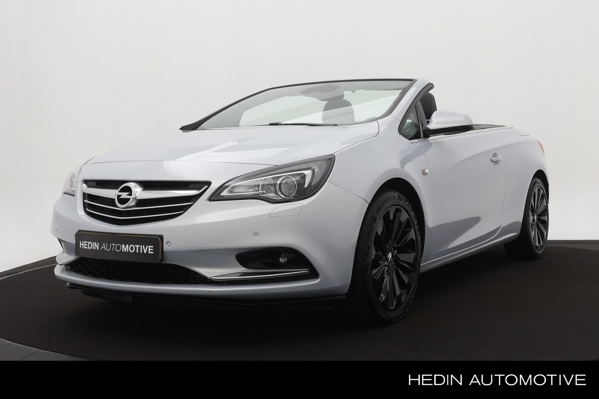 Opel Cascada 1.6 Turbo 170PK Cosmo | Navigatie | Camera | Leder met stoelverw. | Xenon | AGR stoelen | PDC V+A | 19 inch velgen