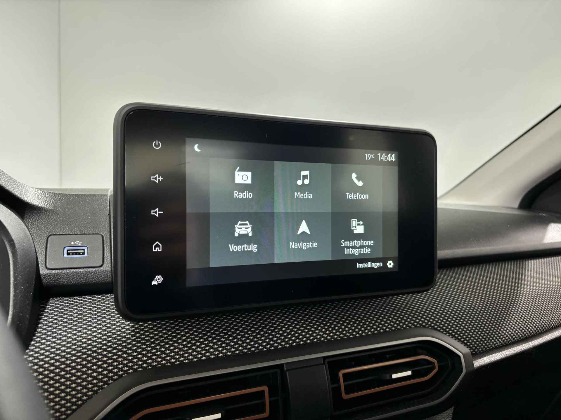 Dacia Sandero 1.0 - 90PK TCe Stepway Expression | Camera | Apple CarPlay/Android Auto | Cruise Control | Airco | Full LED | Parkeersensoren | Armsteun | Licht & Regen Sensor | - 21/28