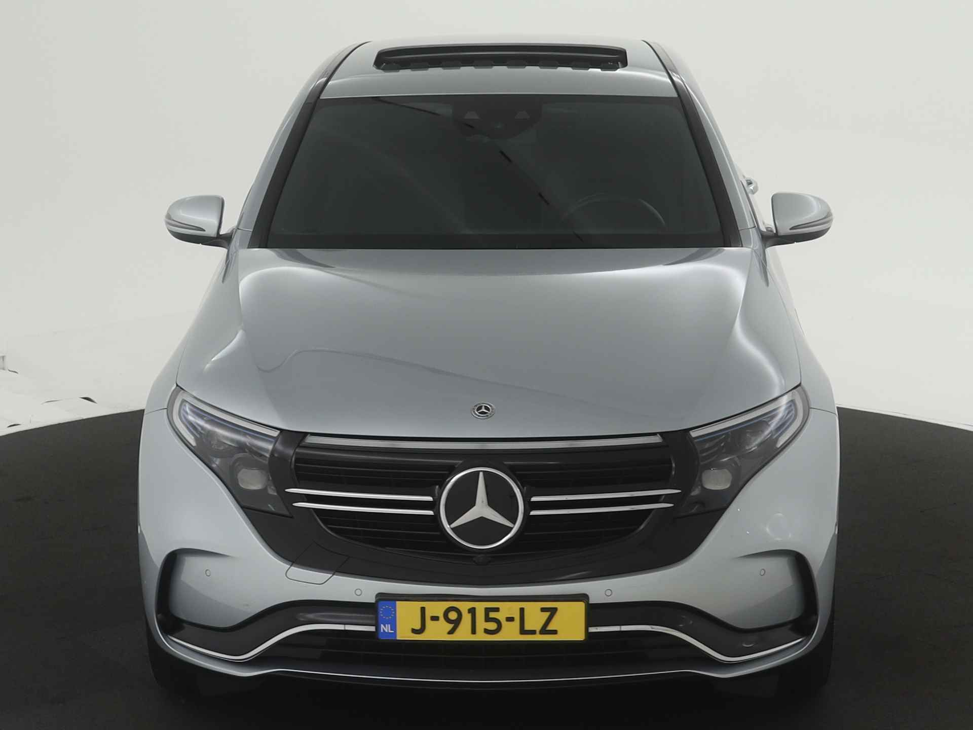 Mercedes-Benz EQC 400 4MATIC Business Solution AMG 80 kWh | Schuifdak | Distronic | DAB | Keyless go | Inclusief 24 MB Premium Certified garantie voor Europa. - 17/44