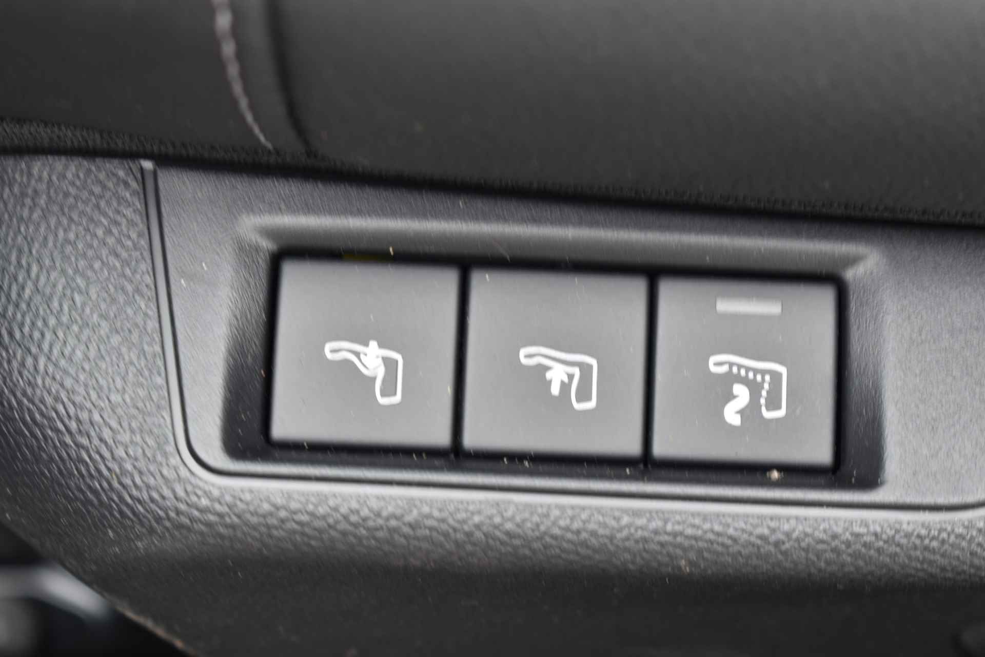 Citroën C4 Puretech 130 EAT8 Max Automaat | Navi | Panorama dak | Airco | PDC V+A | Zeer Compleet | - 18/33
