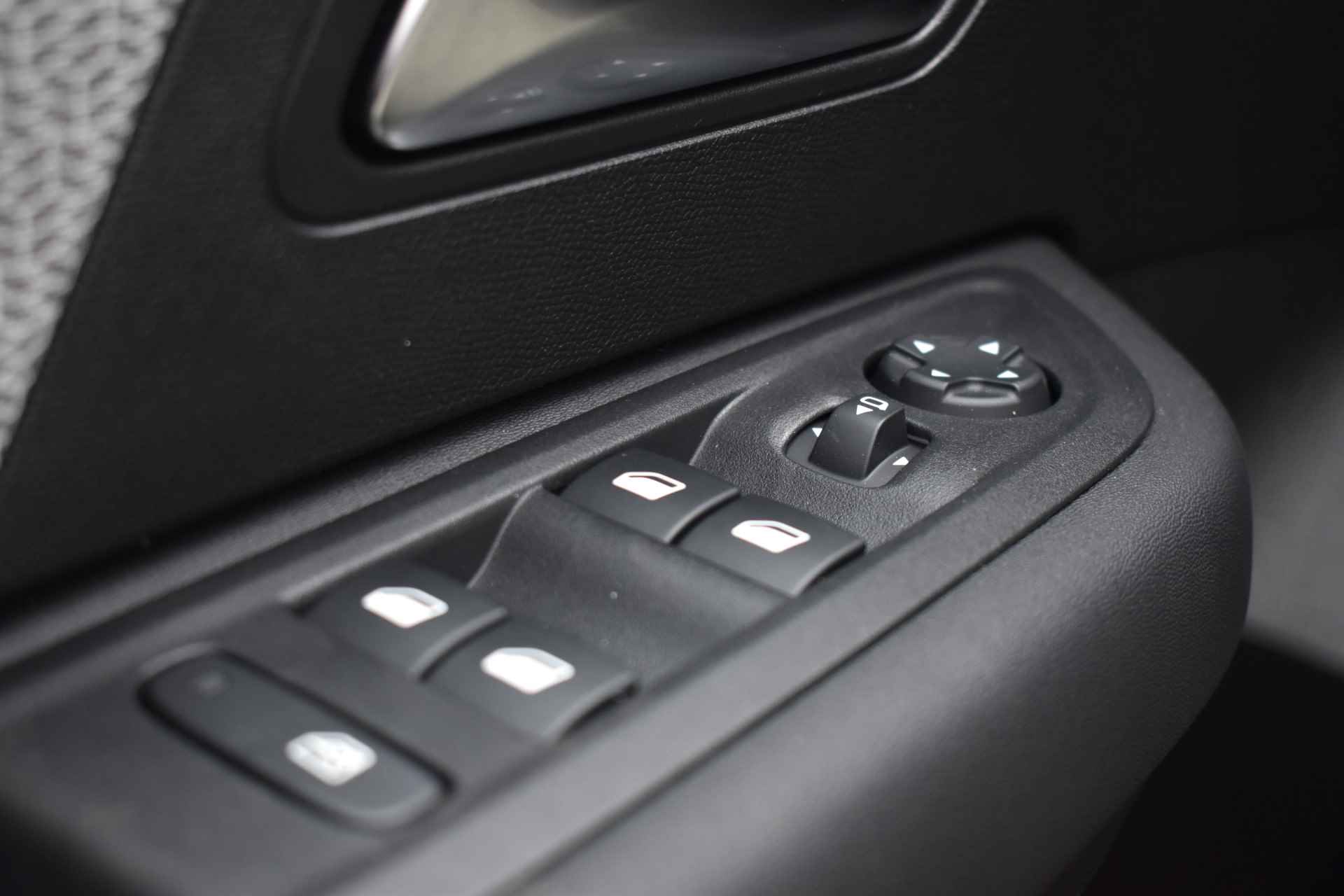 Citroën C4 Puretech 130 EAT8 Max Automaat | Navi | Panorama dak | Airco | PDC V+A | Zeer Compleet | - 19/33