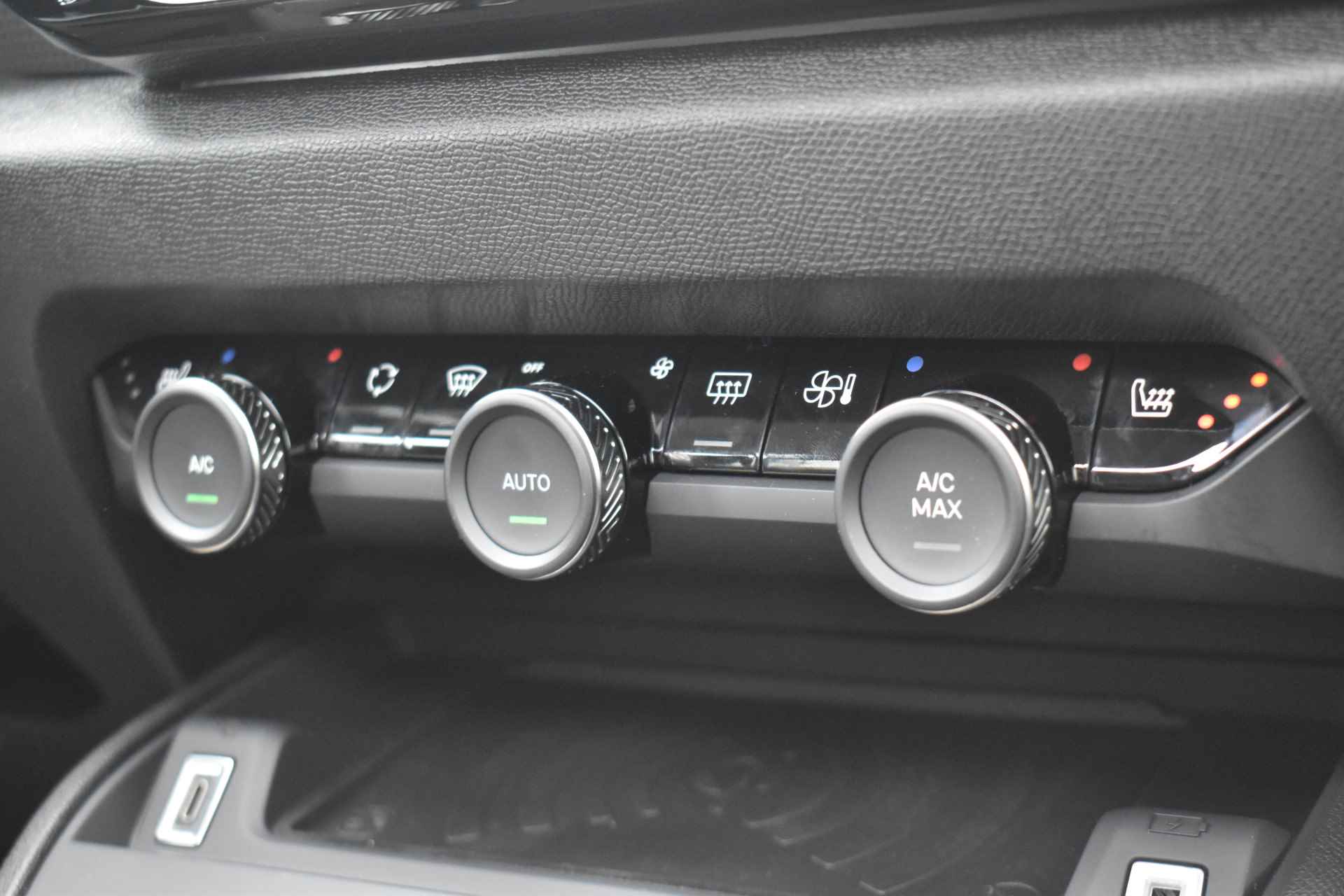 Citroën C4 Puretech 130 EAT8 Max Automaat | Navi | Panorama dak | Airco | PDC V+A | Zeer Compleet | - 32/33