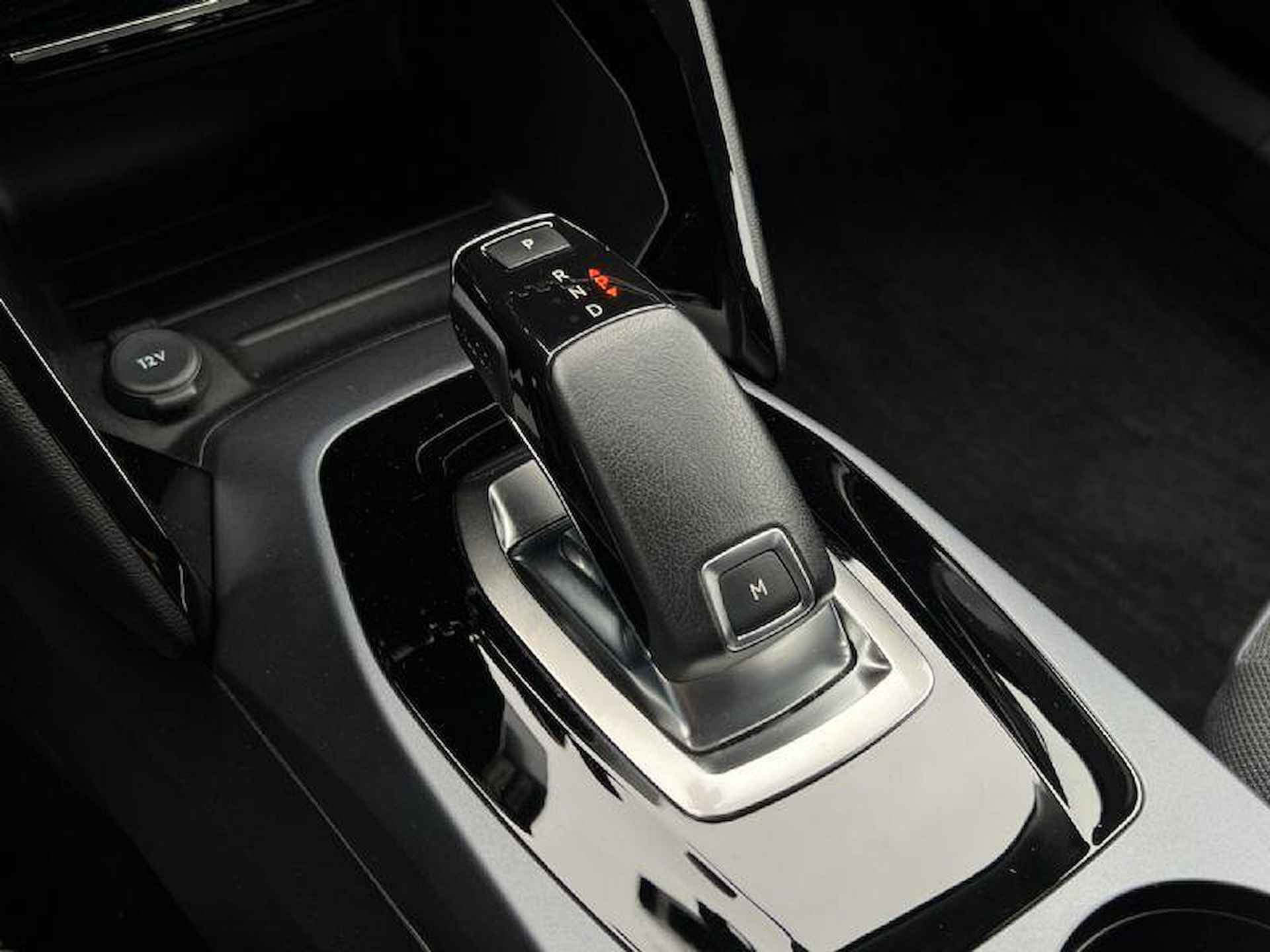 Peugeot 2008 PT130 Allure EAT8 Automaat | 3D Cockpit | Parkeercamera + PDC voor en achter | Navigatie | - 12/25