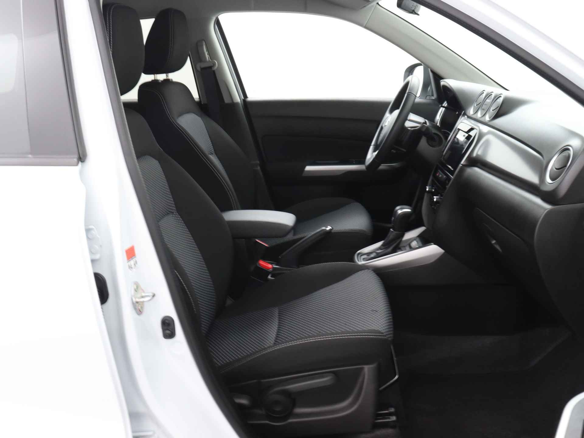 Suzuki Vitara 1.5 Hybrid Select | Navigatie | Stoelverwarming | Parkeercamera | - 26/38
