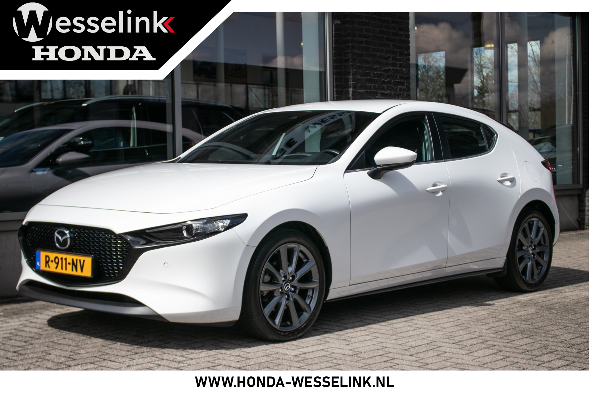 Mazda 3 2.0 E-SkyActiv-G 150 Sportive - All-in rijklrprs | Navi | Stoel/stuurverw. | parkeercamera | LED