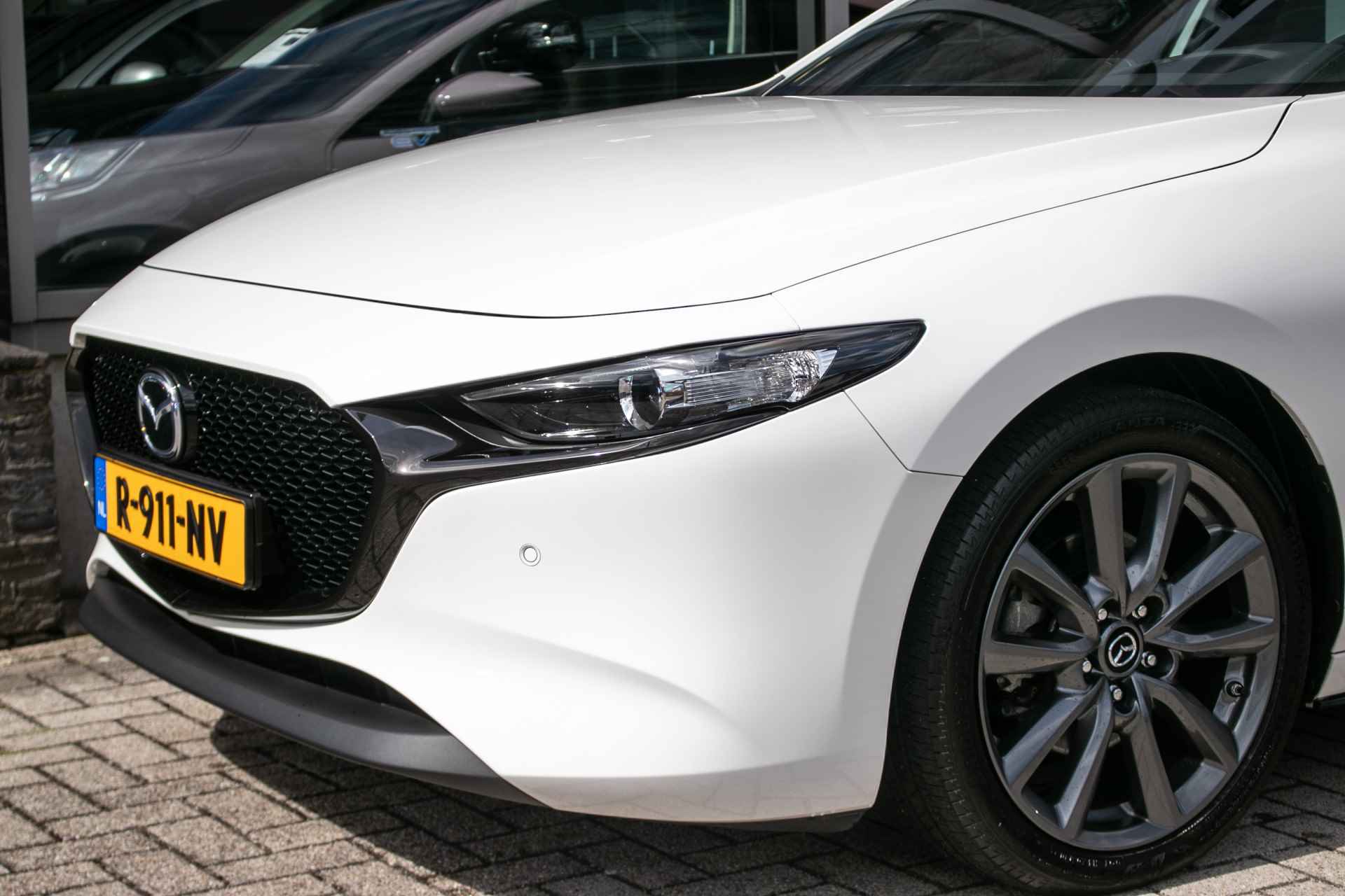 Mazda 3 2.0 E-SkyActiv-G 150 Sportive - All-in rijklrprs | Navi | Stoel/stuurverw. | parkeercamera | LED - 18/40