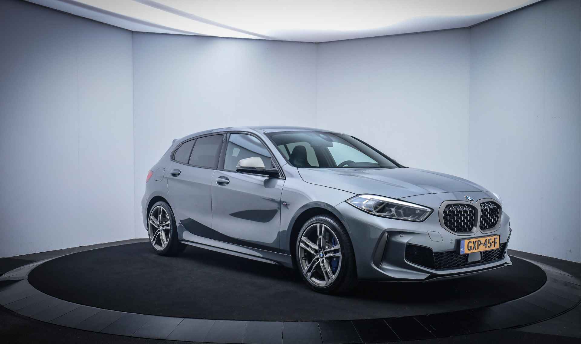 BMW 1-serie M135i xDr. HIGH EXECUTIVE 1e Eig.HARMAN KARDON/CAMERA/HEAD UP/KEYLESS/STOEL.VW - 3/37