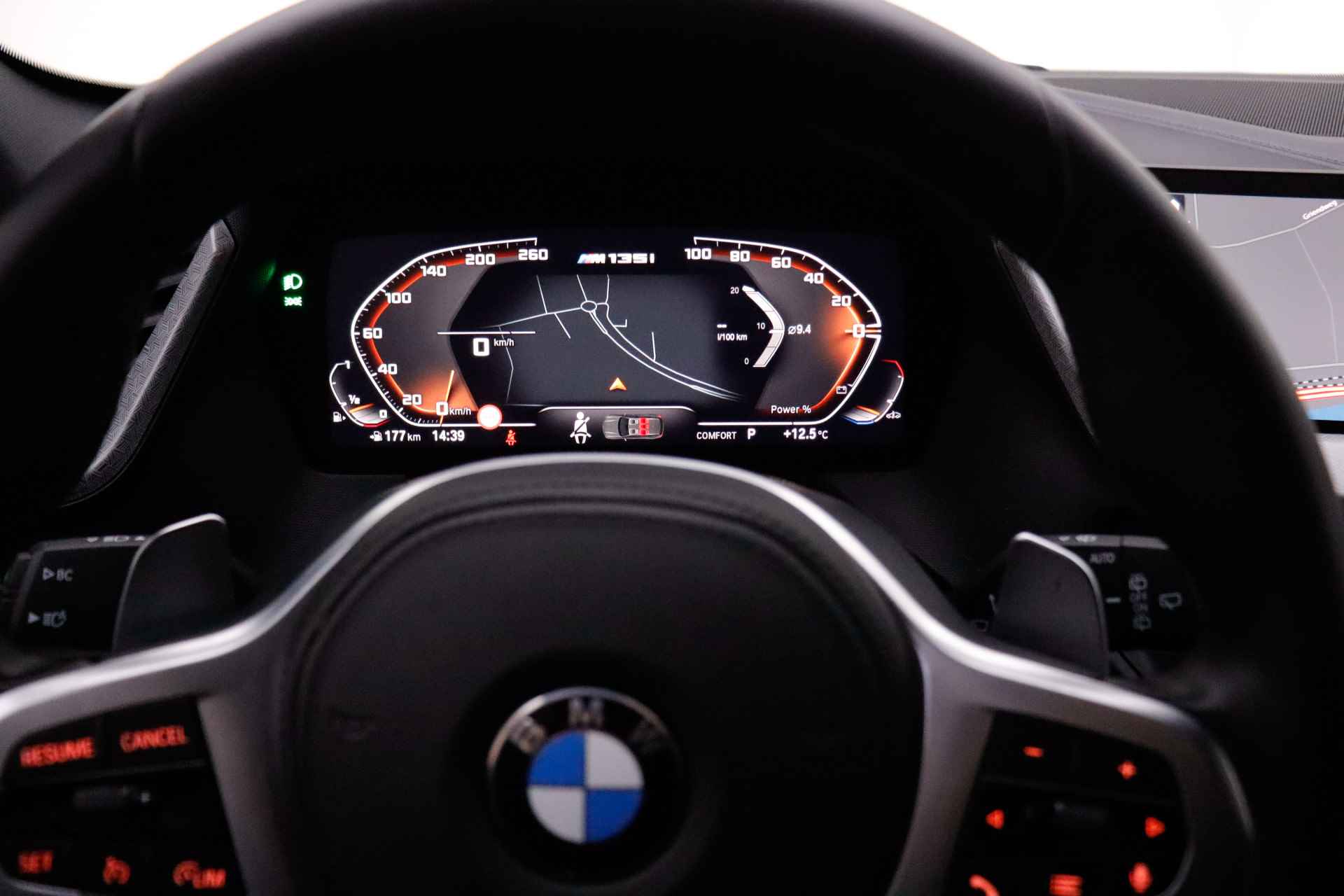 BMW 1-serie M135i xDr. HIGH EXECUTIVE 1e Eig.HARMAN KARDON/CAMERA/HEAD UP/KEYLESS/STOEL.VW - 17/37