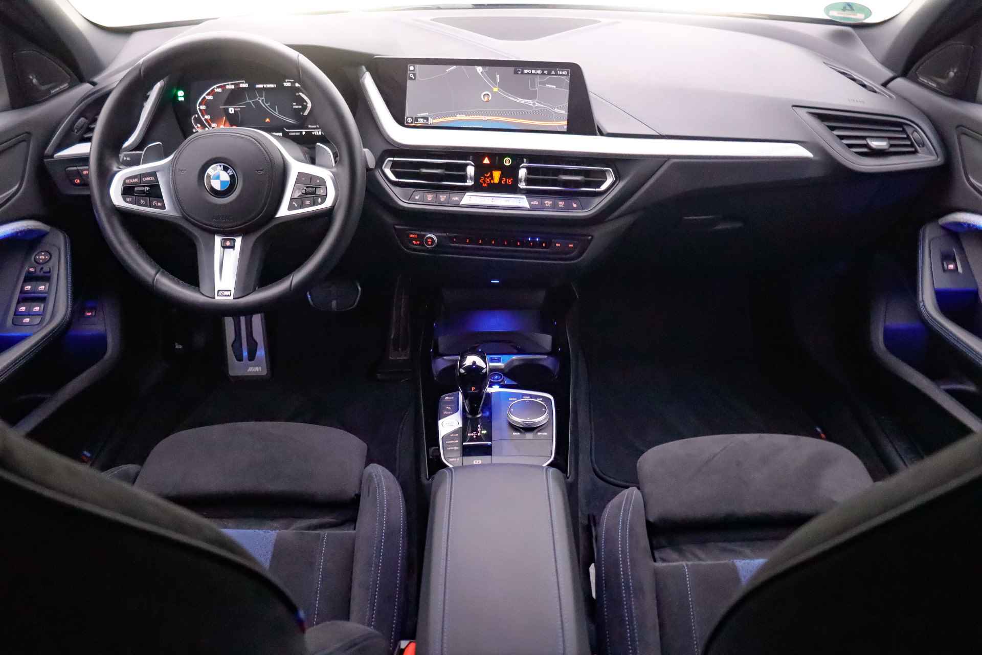 BMW 1-serie M135i xDr. HIGH EXECUTIVE 1e Eig.HARMAN KARDON/CAMERA/HEAD UP/KEYLESS/STOEL.VW - 19/37