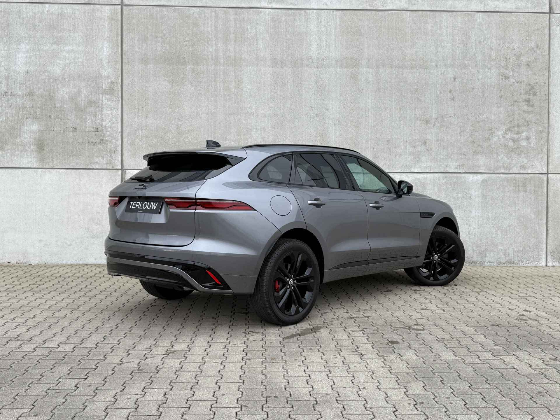 Jaguar F-Pace 2.0 P400e PHEV R-Dynamic SE - 4/36