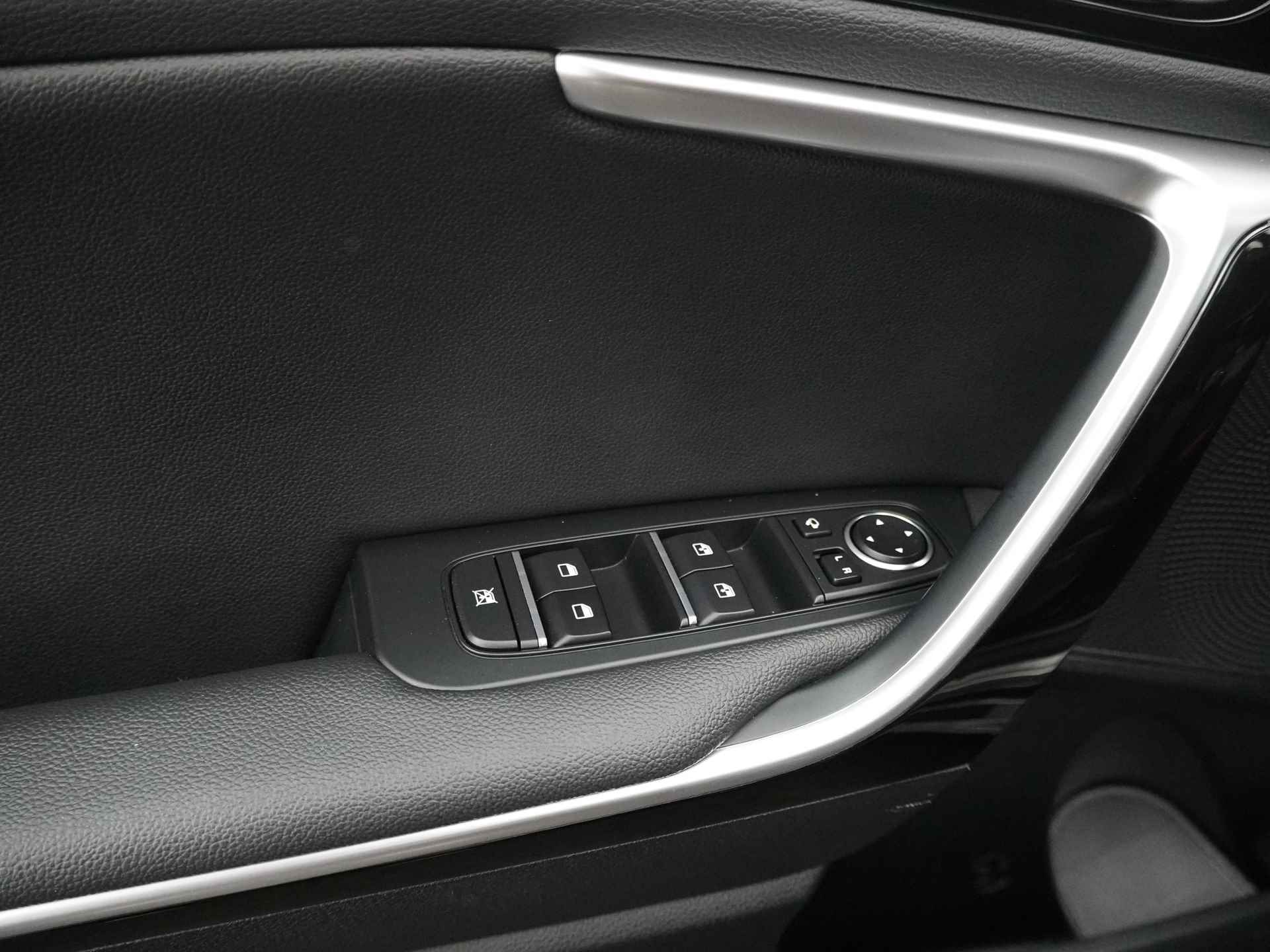 Kia Ceed Sportswagon 1.5 T-GDi GT-Line 160PK - Navigatie - Camera - Leder/alcantara - Stoel- en stuurverwarming - Fabrieksgarantie tot 04-2030 - 18/44
