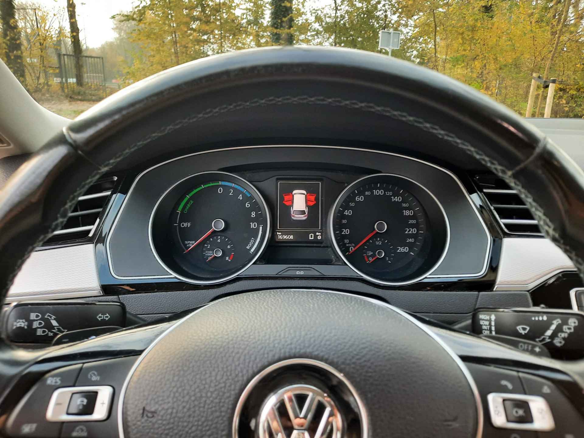 Volkswagen Passat Variant 1.4 TSI GTE Highline 218 PK | Adapt.CC | Stoelverw | Navi | Keyless | Comfortstoelen | Full LED | LM-Velgen - 13/14