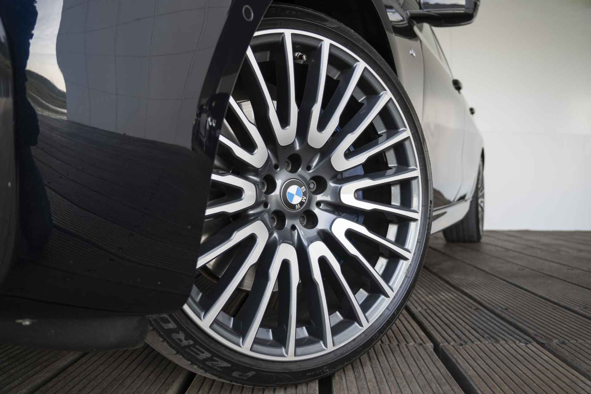 BMW 6 Serie Gran Turismo 630i High Executive M Sportpakket | 20'' Bicolor | Driving Assistant | HiFi System - 16/64