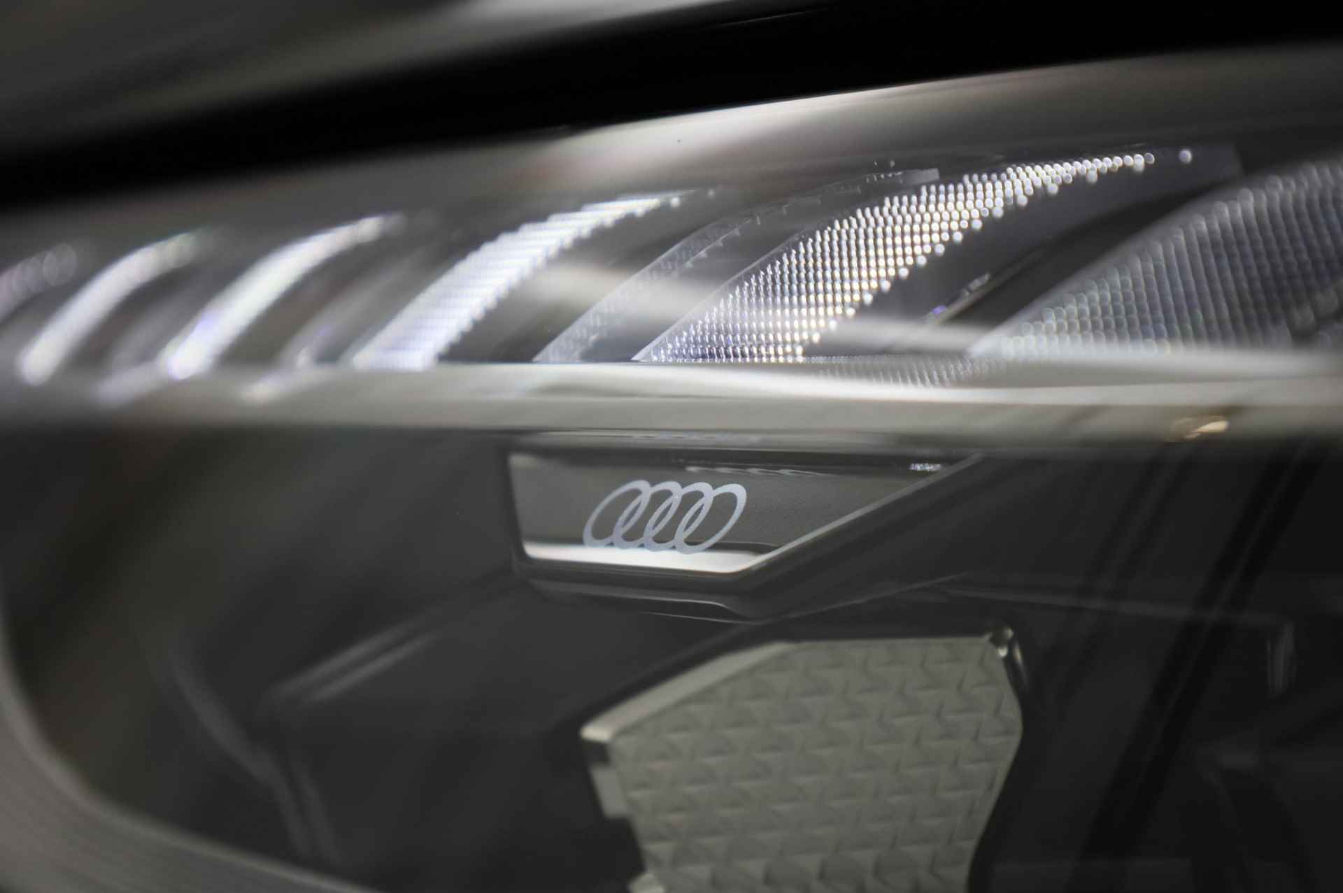 Audi A8 Limousine 60 TFSI e quattro 462PK | Adaptive air suspension | Panoramadak | Stoelventilatie/massage | - 49/54