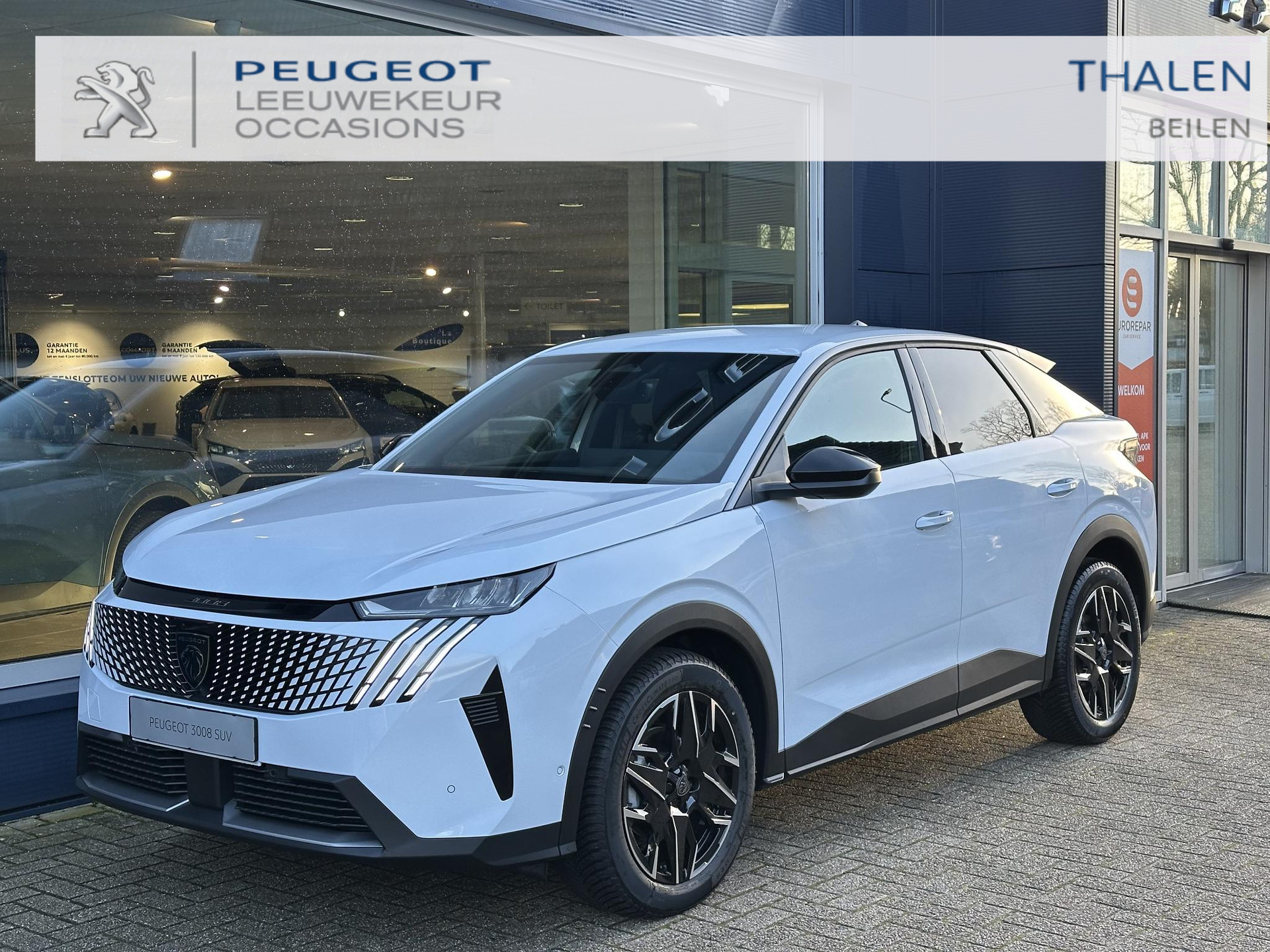 Peugeot 3008 1.2 Hybrid 136 Allure | Nieuwste Model 3008 | Automaat | All Season banden | Panorama Navigatie | Keyless Entry | Stoel & Stuurverwarming | 360 Graden Camera | Dodehoek detectie | Climate Control | LED Verlichting | 19 Inch Lichtmetalen Velgen | Camera | Half Lederen bekleding |