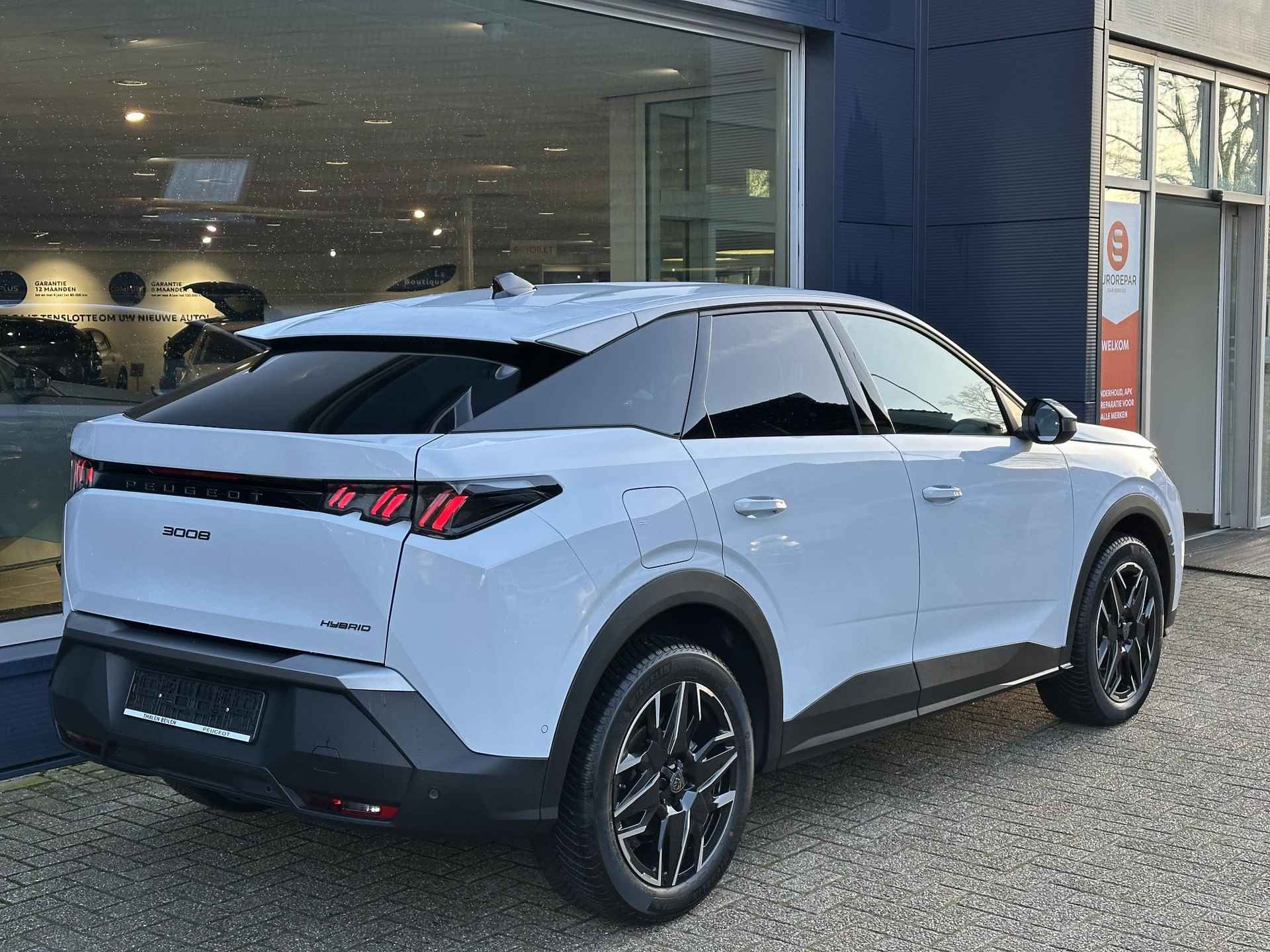 Peugeot 3008 1.2 Hybrid 136 Allure | Nieuwste Model 3008 | Automaat | All Season banden | Panorama Navigatie | Keyless Entry | Stoel & Stuurverwarming | 360 Graden Camera | Dodehoek detectie | Climate Control | LED Verlichting | 19 Inch Lichtmetalen Velgen | Camera | Half Lederen bekleding | - 4/56