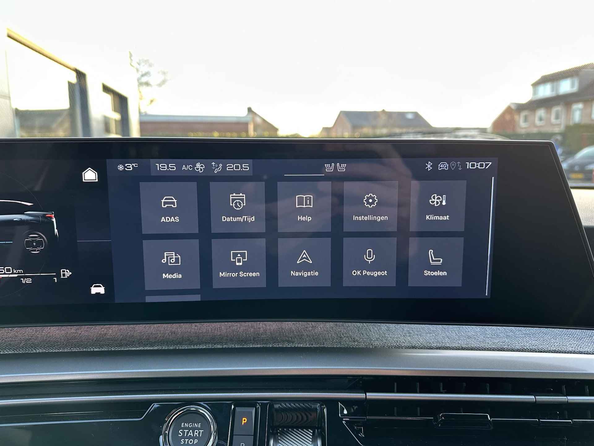 Peugeot 3008 1.2 Hybrid 136 Allure | Nieuwste Model 3008 | Automaat | All Season banden | Panorama Navigatie | Keyless Entry | Stoel & Stuurverwarming | 360 Graden Camera | Dodehoek detectie | Climate Control | LED Verlichting | 19 Inch Lichtmetalen Velgen | Camera | Half Lederen bekleding | - 15/56