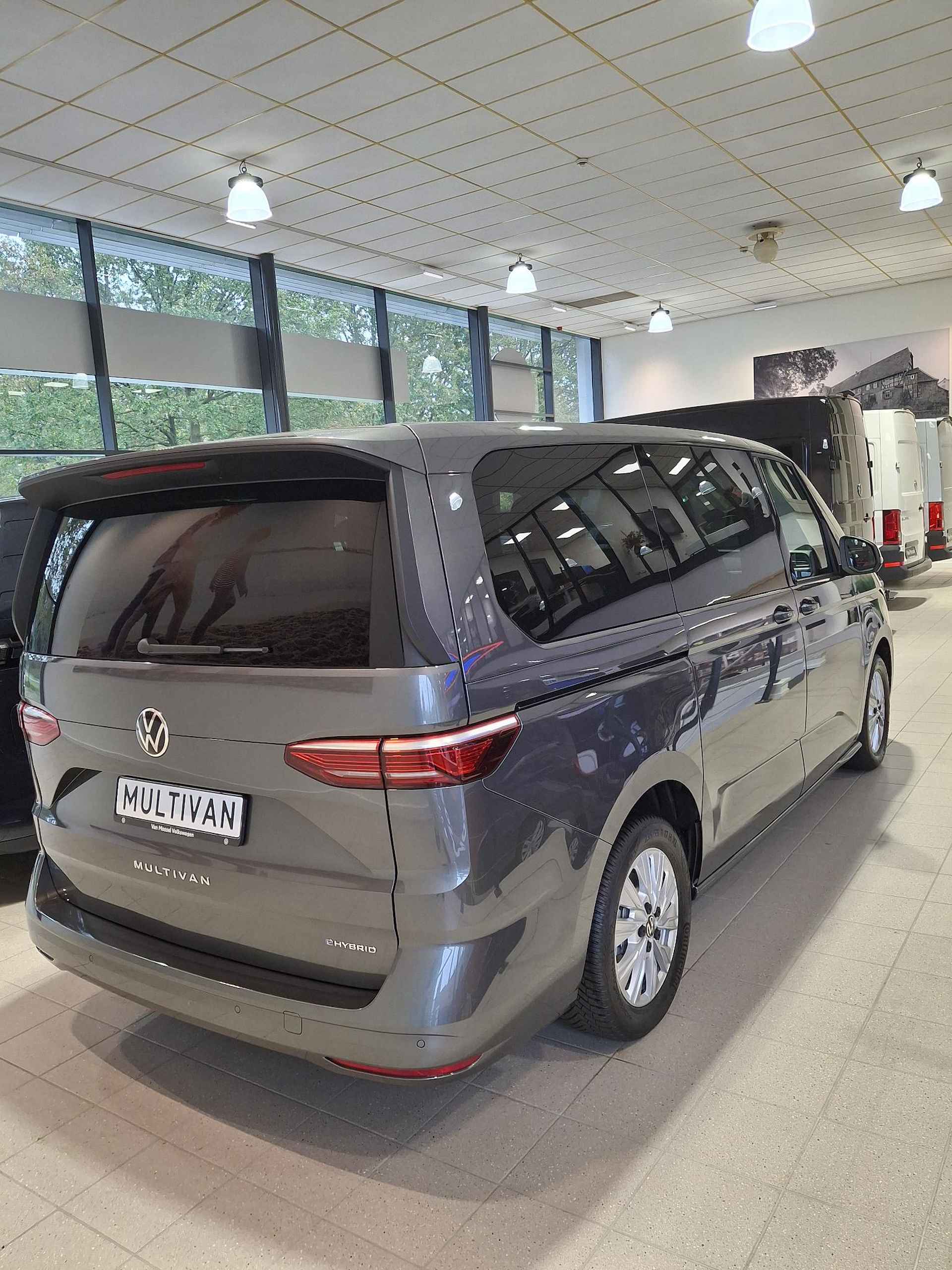 Volkswagen Multivan 1.4 eHybrid L2H1 Life Direct te leveren | Camera | Getint glas | Alarm klasse 3 - 6/21