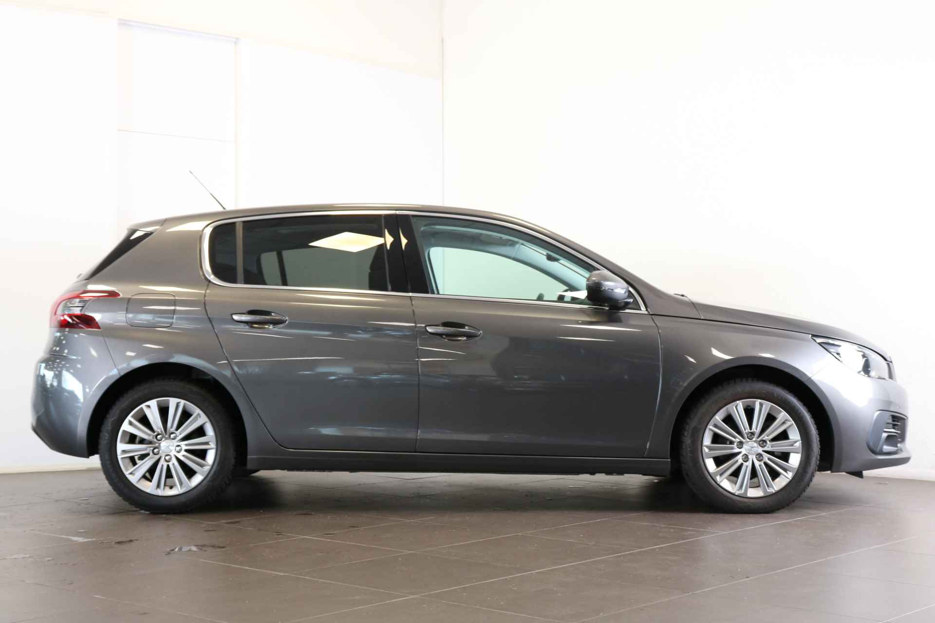 Peugeot 308 1.2 PureTech Blue Lease Premium | Navi | Panoramadak | Camera Achter | Apple Carplay | L.M.V.16" | - 5/44