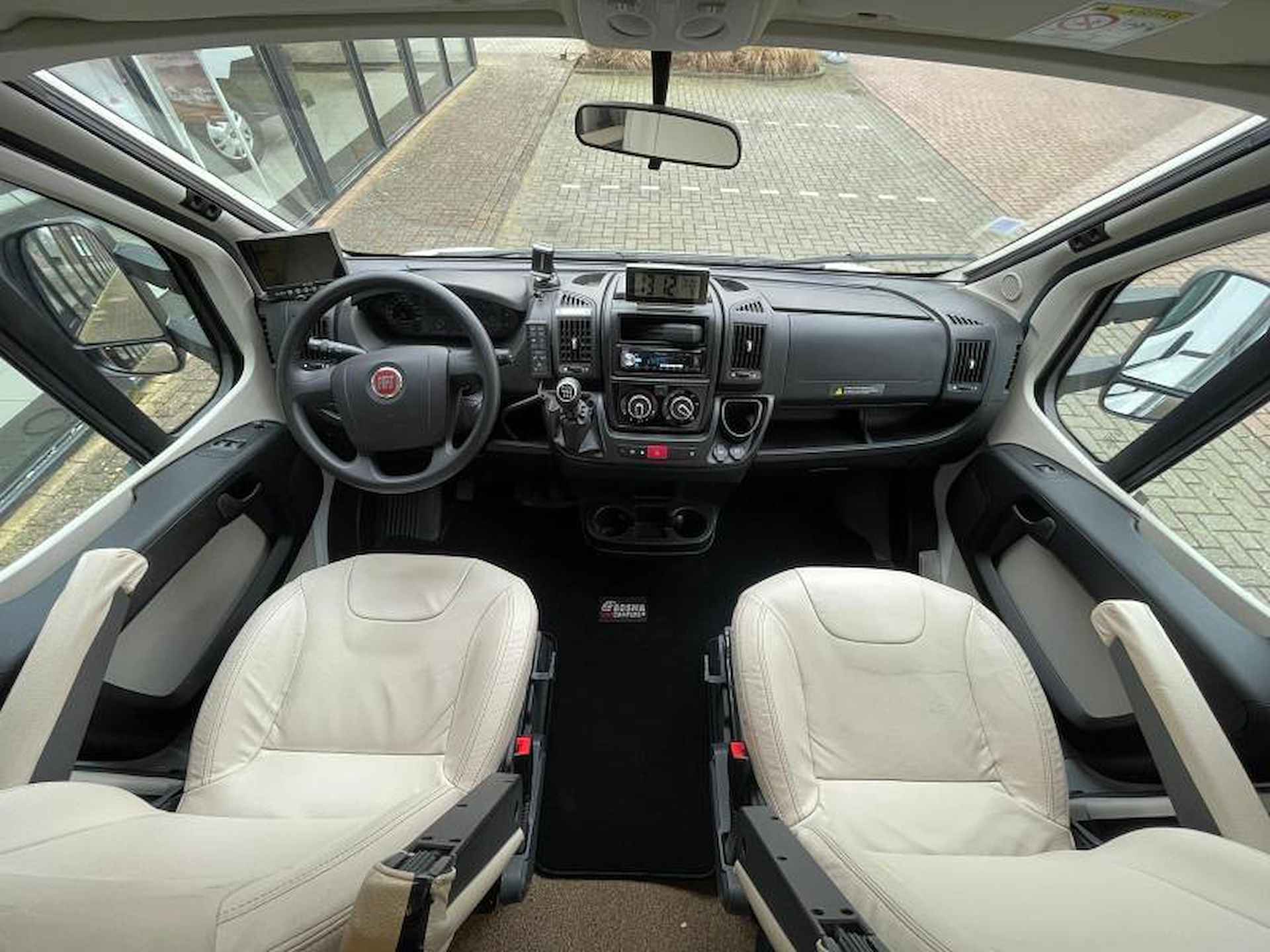 Pilote Essentiel P 700 Queensbed 37000 km 2018 - 12/25