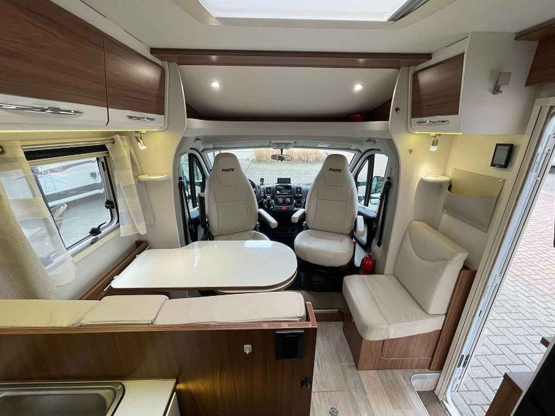 Pilote Essentiel P 700 Queensbed 37000 km 2018 - 20/25