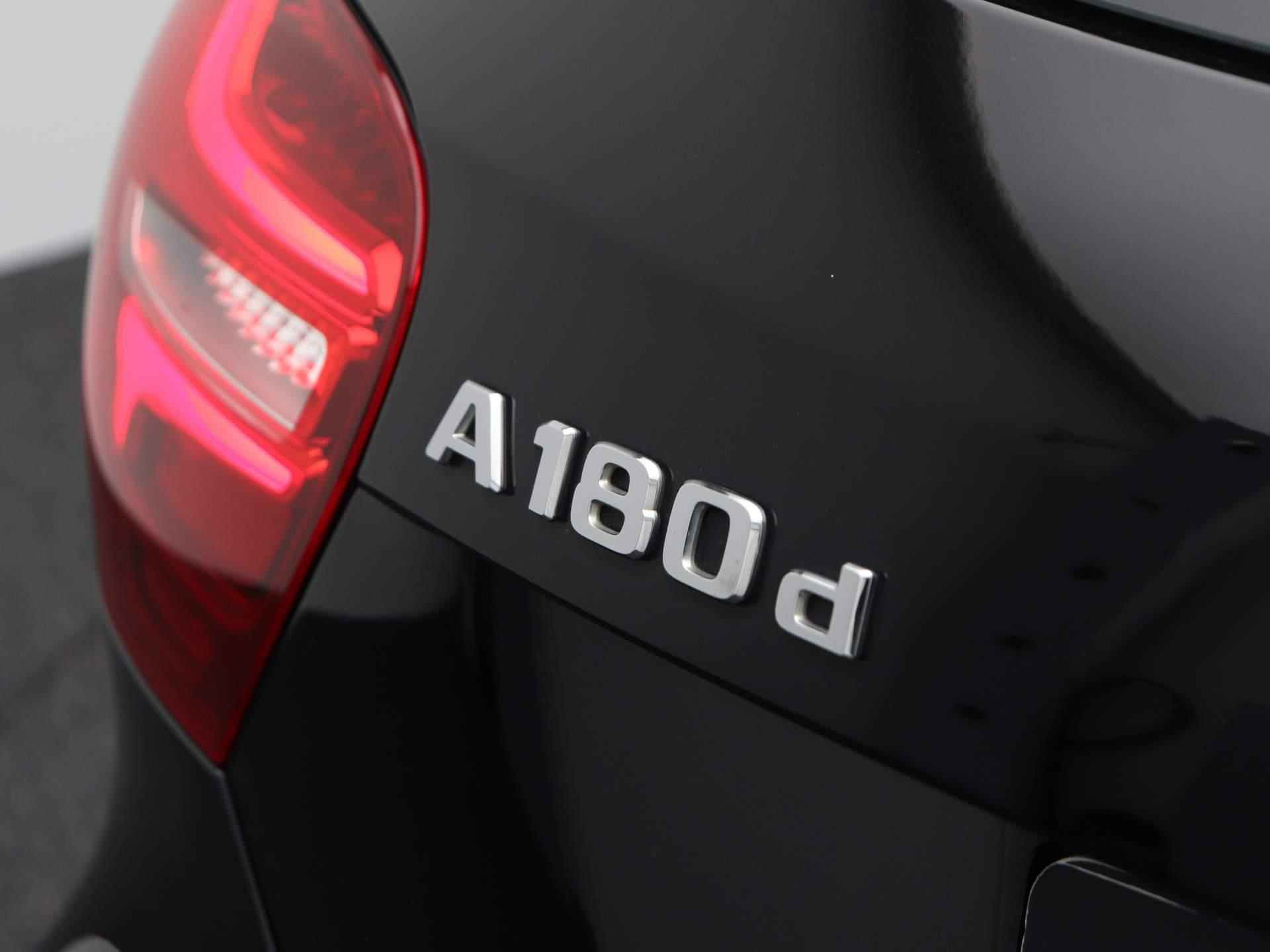 Mercedes-Benz A-klasse 180d AMG Ambition | Navi | Camera | Led Koplampen | Stoelverwarming | Keyless Go | - 30/38